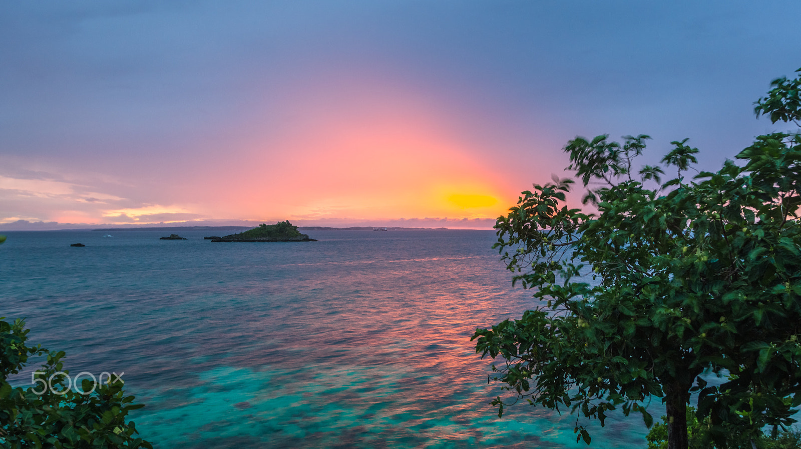 Sony SLT-A55 (SLT-A55V) sample photo. Sundown in malapascua photography