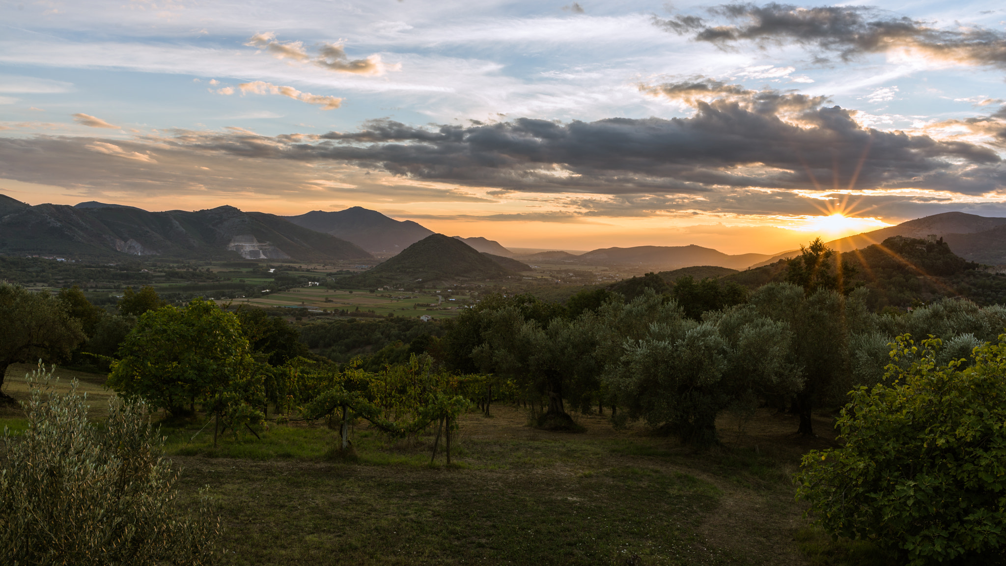 Nikon D610 + Nikon AF-S Nikkor 28mm F1.8G sample photo. Tramonto nella vallata del volturno photography