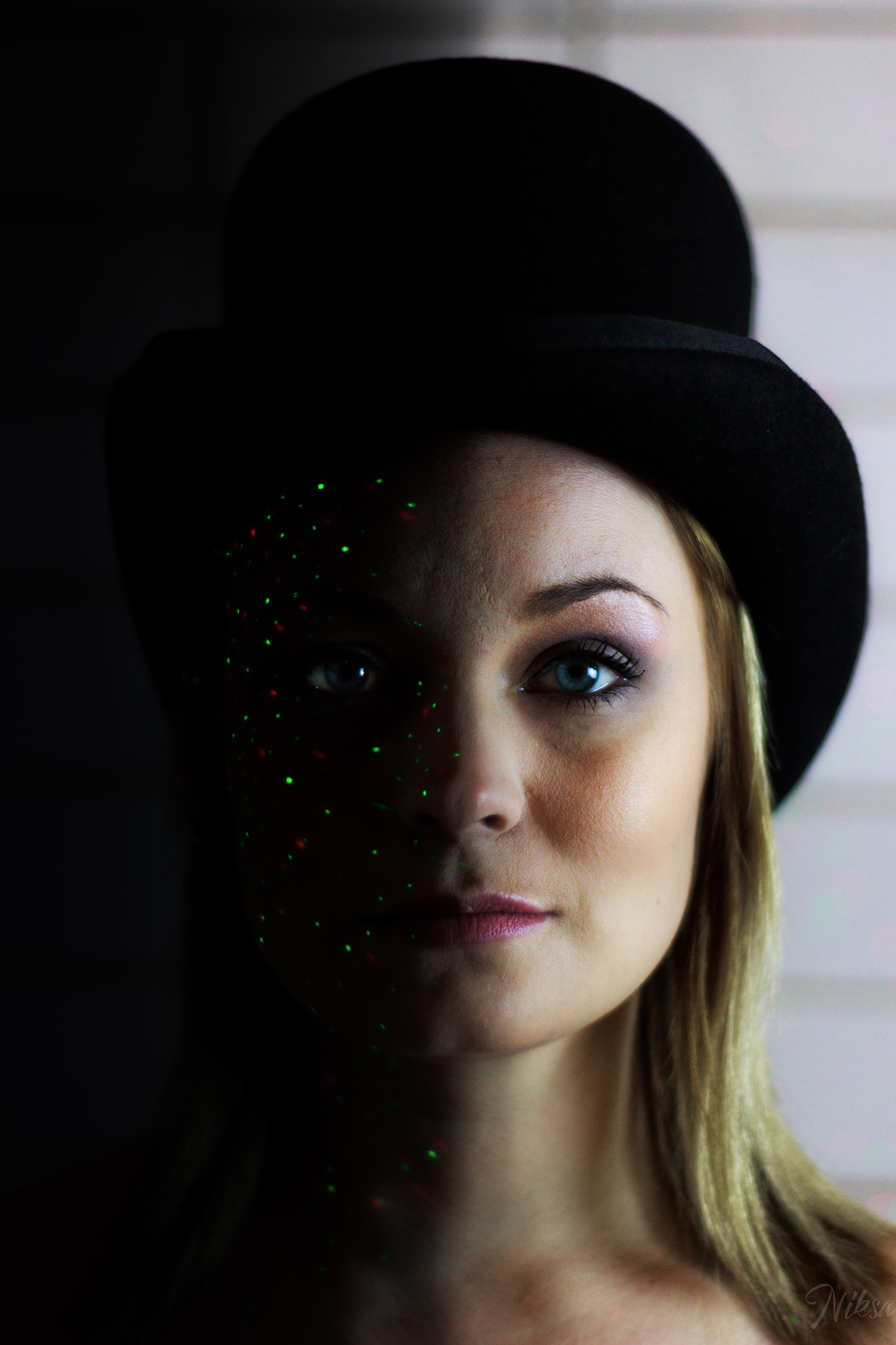 Canon 50mm sample photo. Top hat disco photography