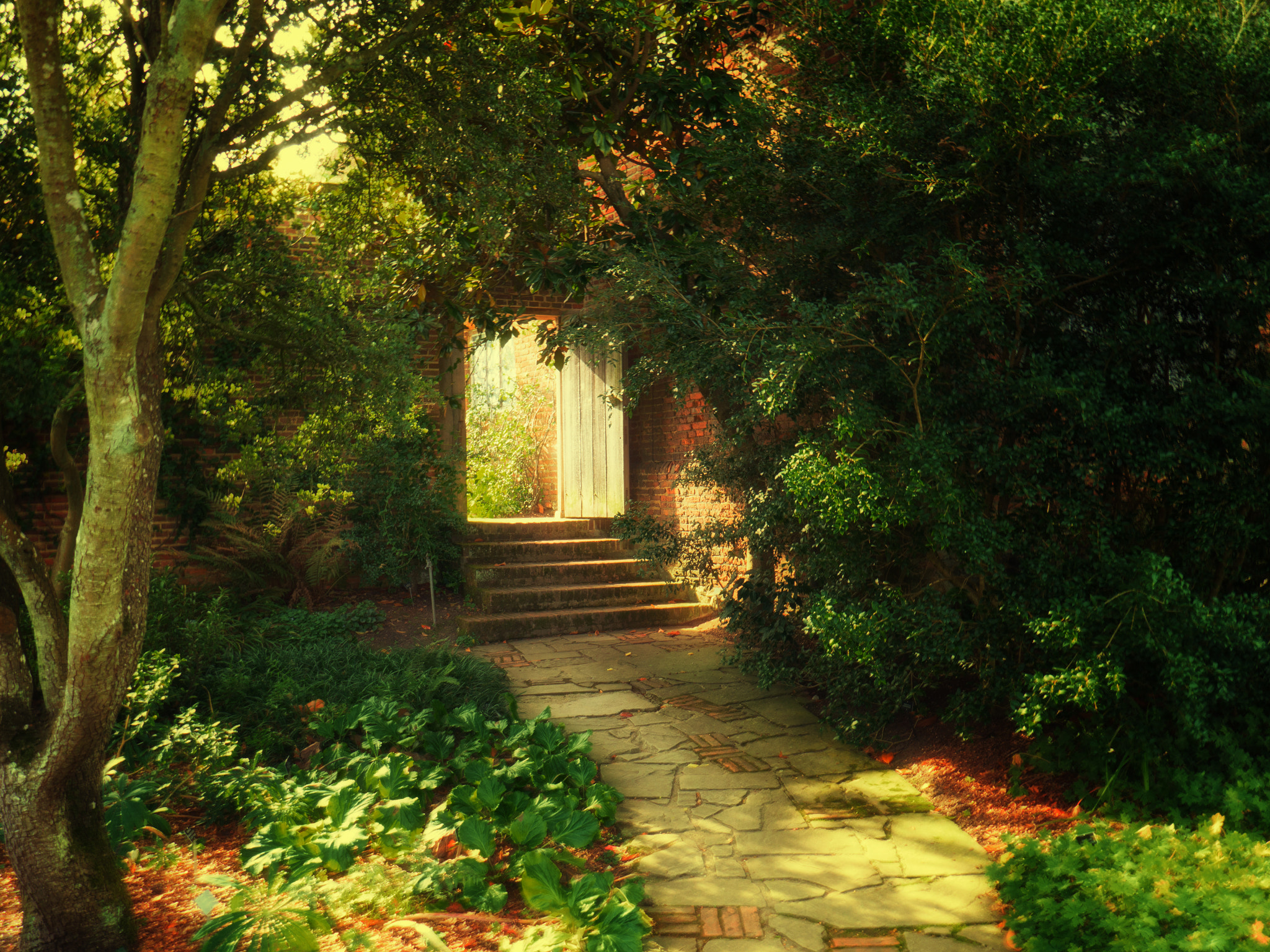 Panasonic Lumix DMC-GH3 sample photo. Garden entrance photography