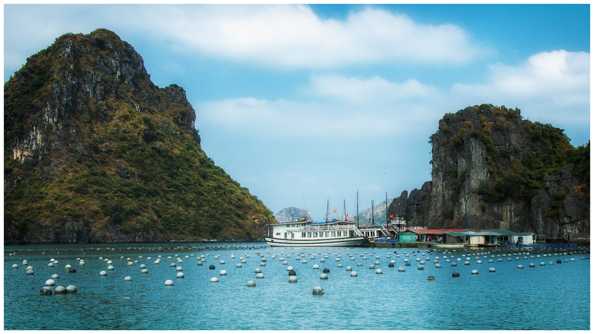 Canon EF 28-300mm F3.5-5.6L IS USM sample photo. Vietnam's halong bay photography