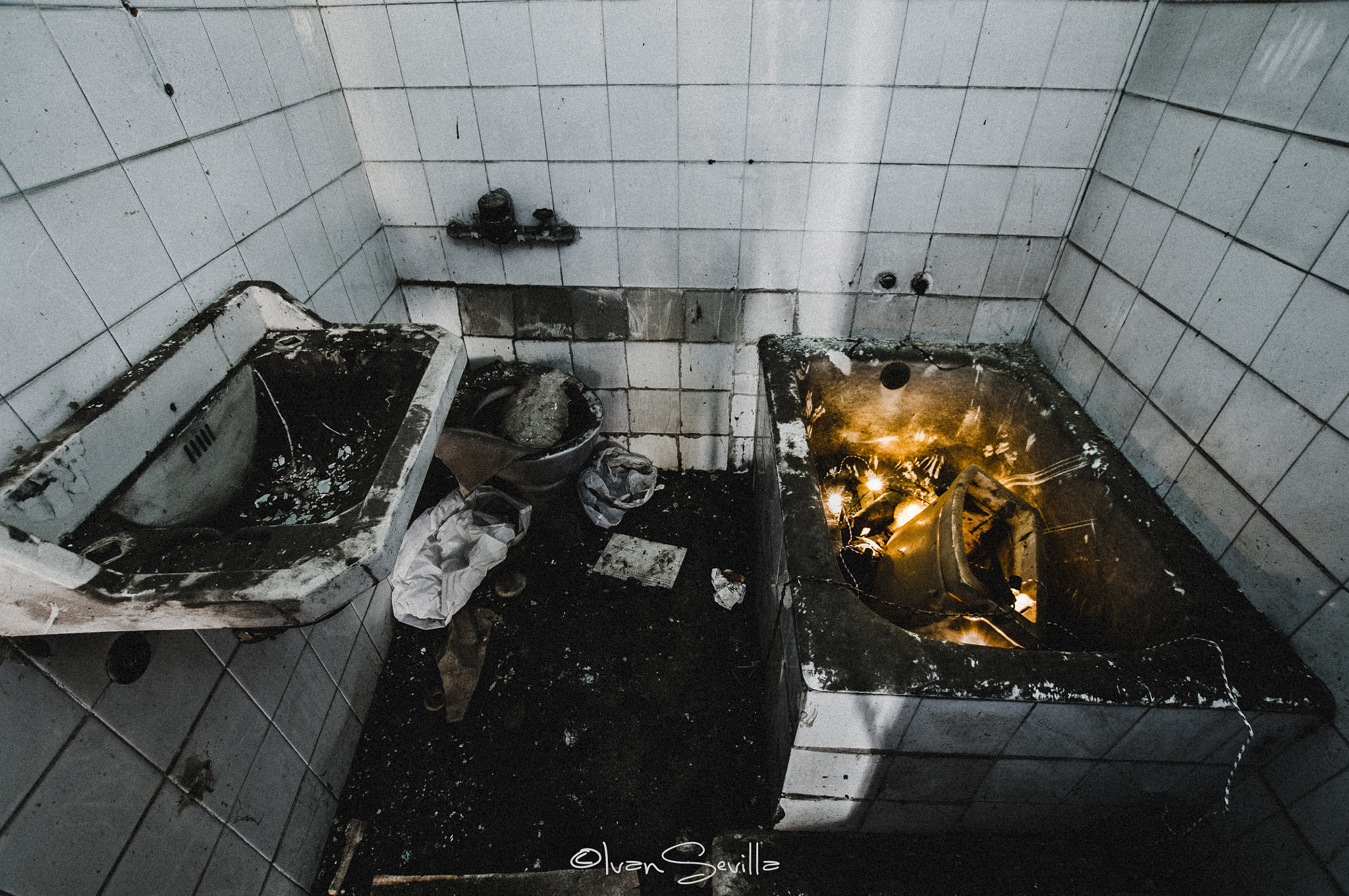 Nikon D300 + Sigma 10-20mm F3.5 EX DC HSM sample photo. Abandoned photography