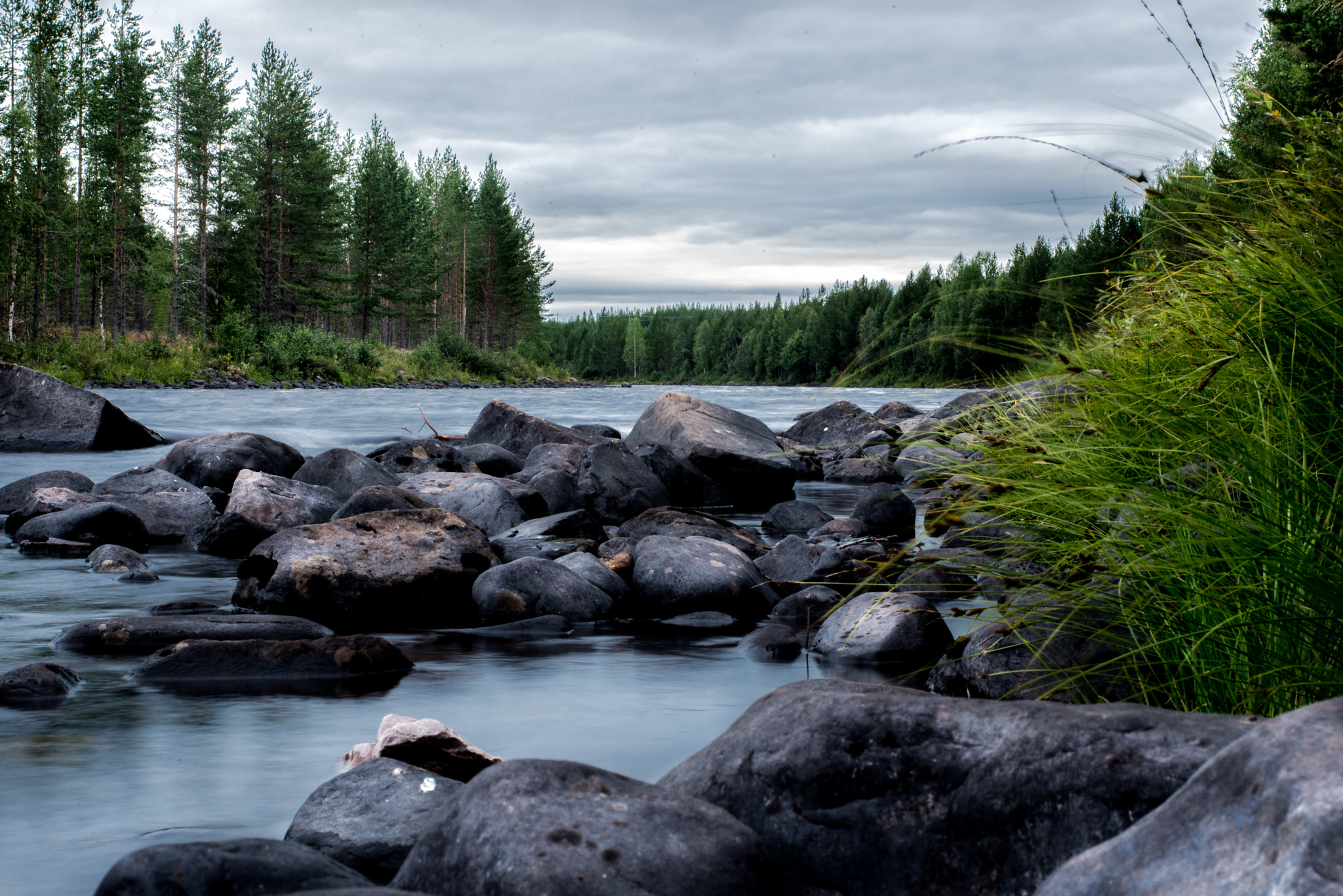 AF Zoom-Nikkor 35-70mm f/3.3-4.5 N sample photo. Sweden dreams - the river photography