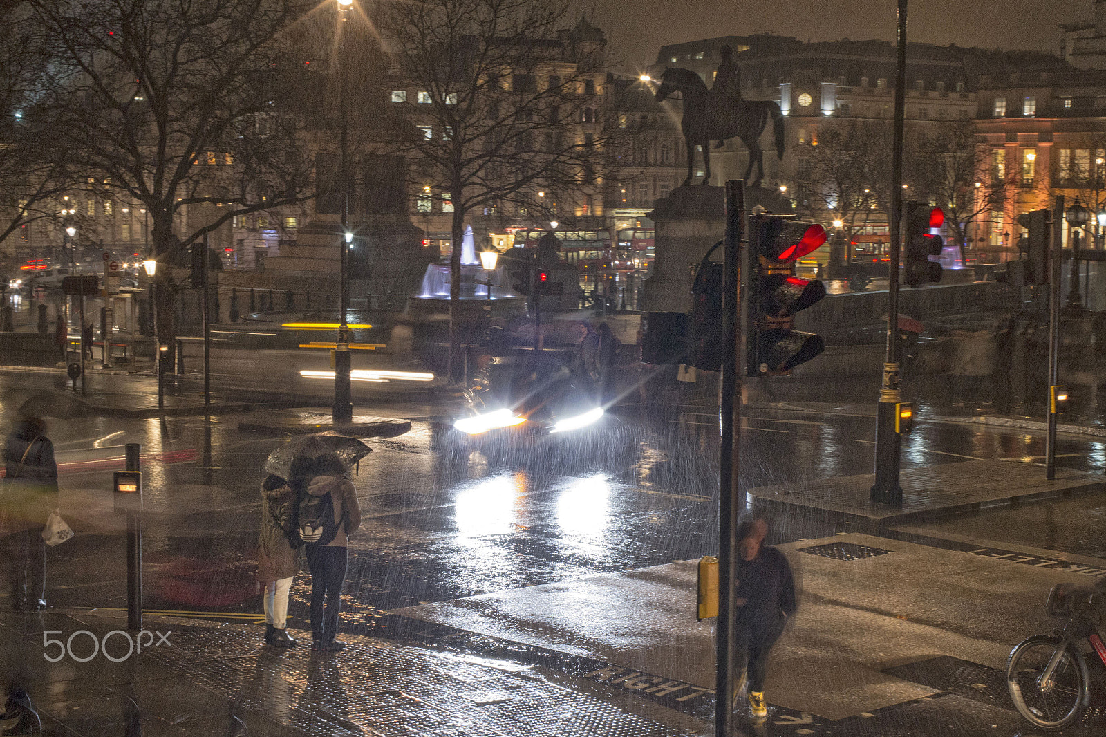 Canon EOS 70D + Canon EF 35mm F2 IS USM sample photo. London by night 2 photography