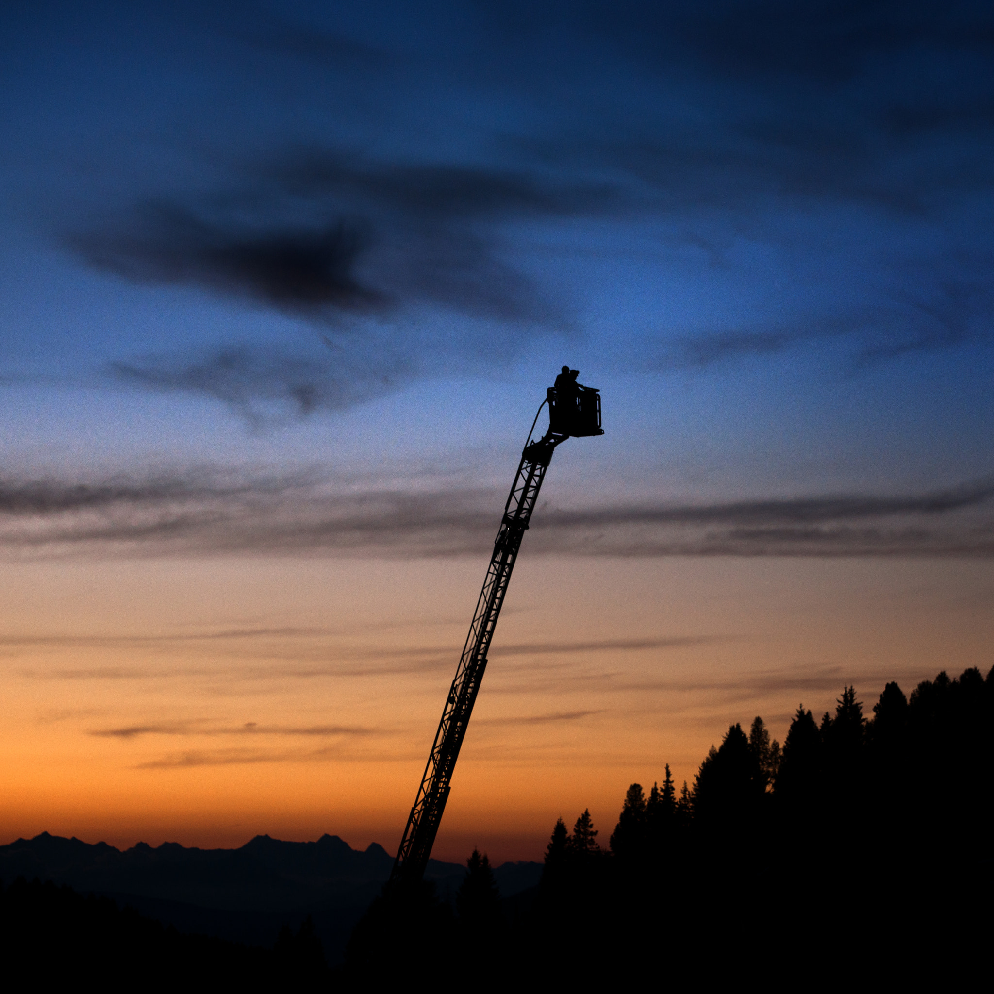 Sony Alpha DSLR-A900 + Minolta/Sony AF 70-200mm F2.8 G sample photo. Fire fighters photography