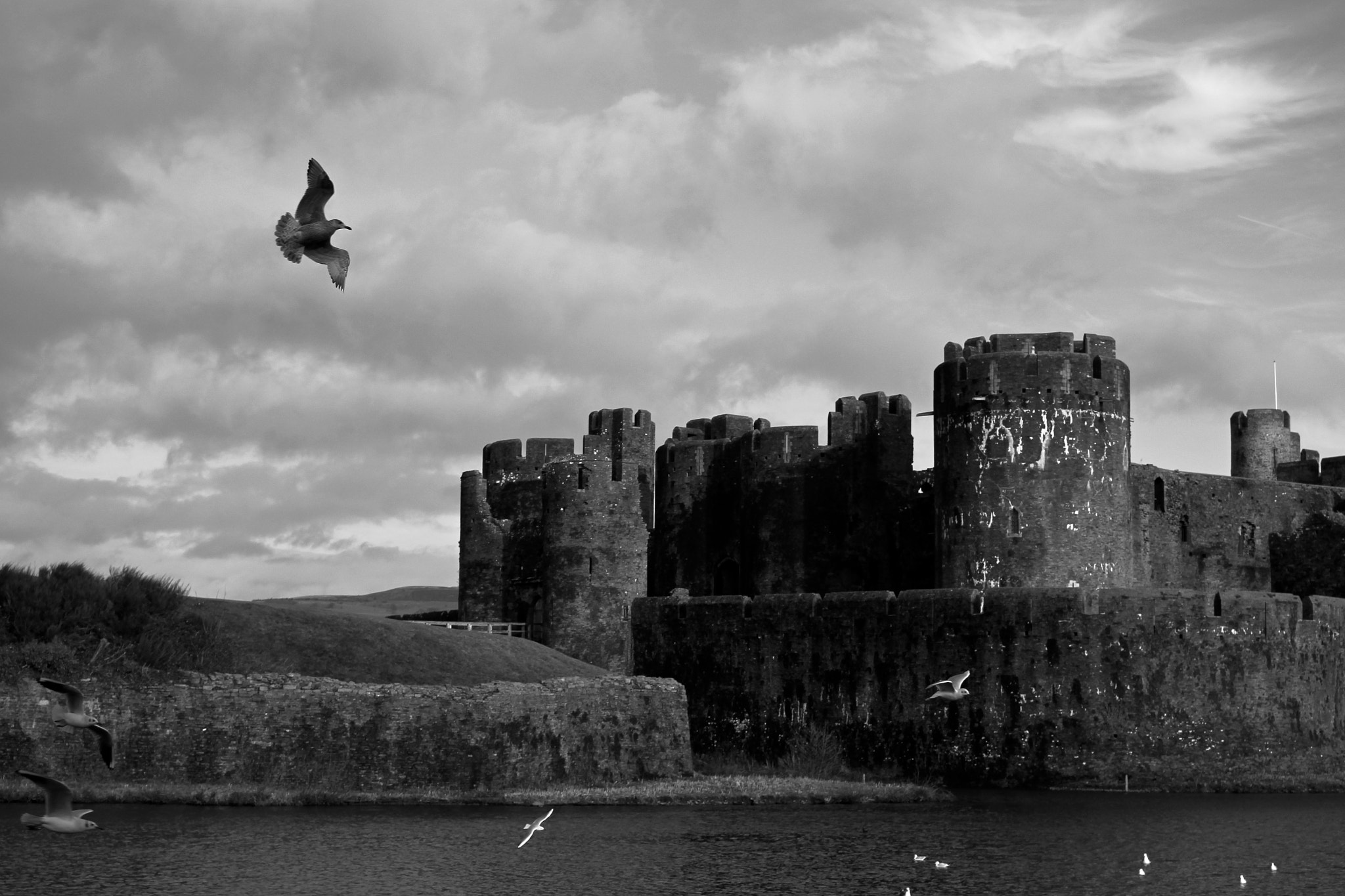Canon EF 35-70mm f/3.5-4.5 sample photo. Caerphilly castle photography