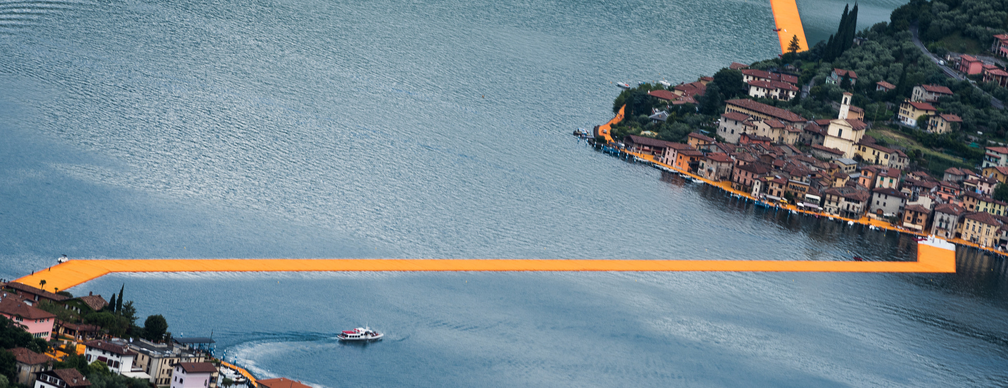 Nikon D750 + AF Nikkor 70-210mm f/4-5.6D sample photo. The floatingpiers photography