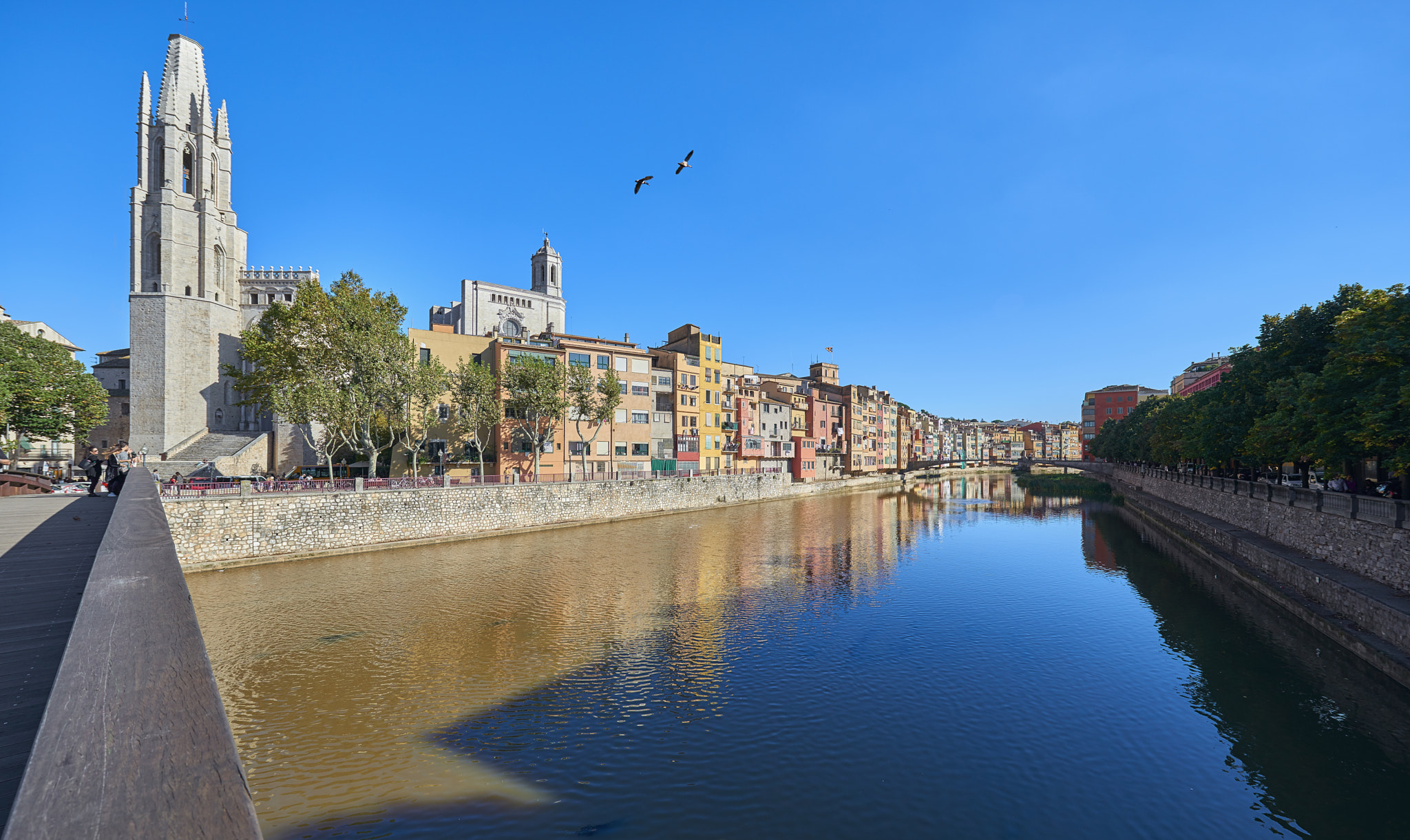 Nikon D800 sample photo. Casas colgadas sobre el río oñar photography