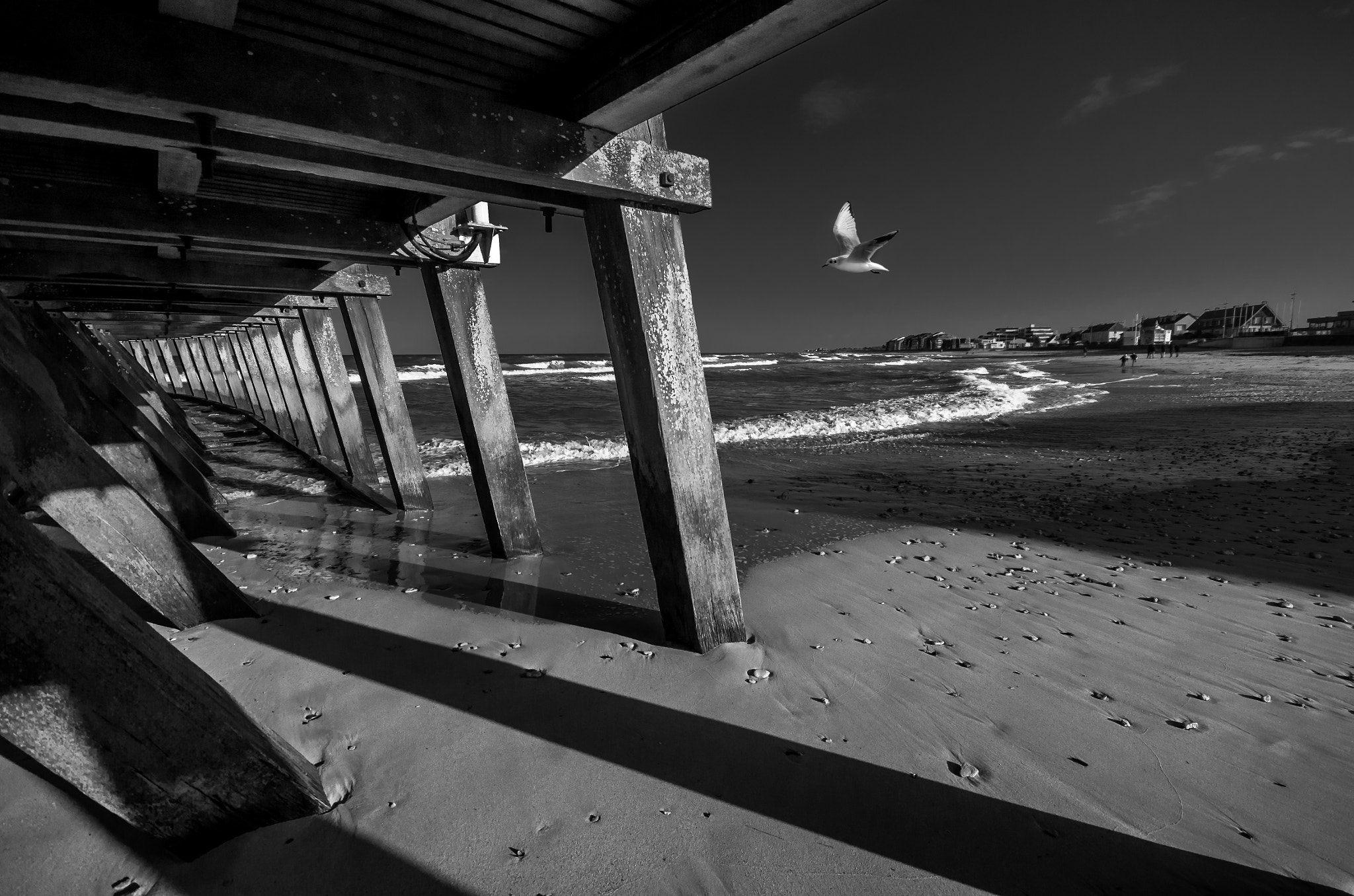 Pentax K-5 sample photo. Sous la jetée... la plage! photography