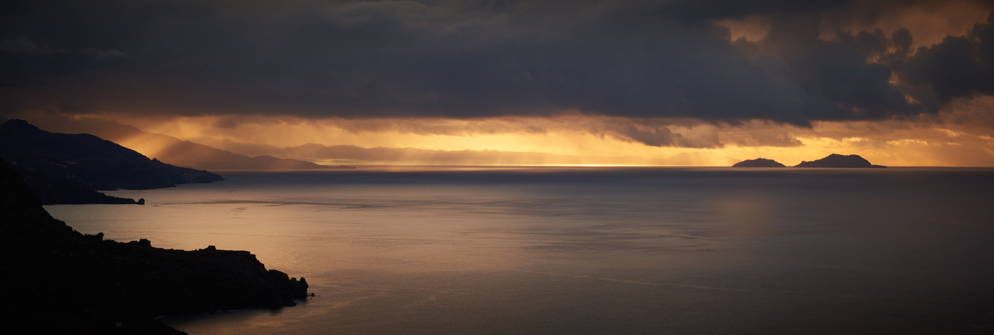 Nikon D810 sample photo. Golden rays penetrate the darkness photography