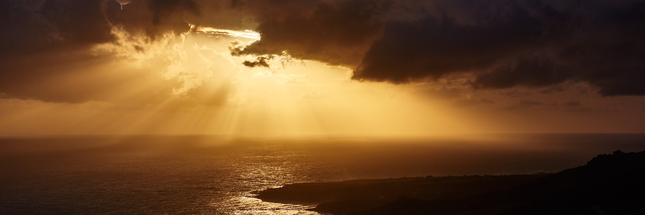 Nikon AF-S Nikkor 28-300mm F3.5-5.6G ED VR sample photo. Awesome beams of sunlight over the libyan sea photography