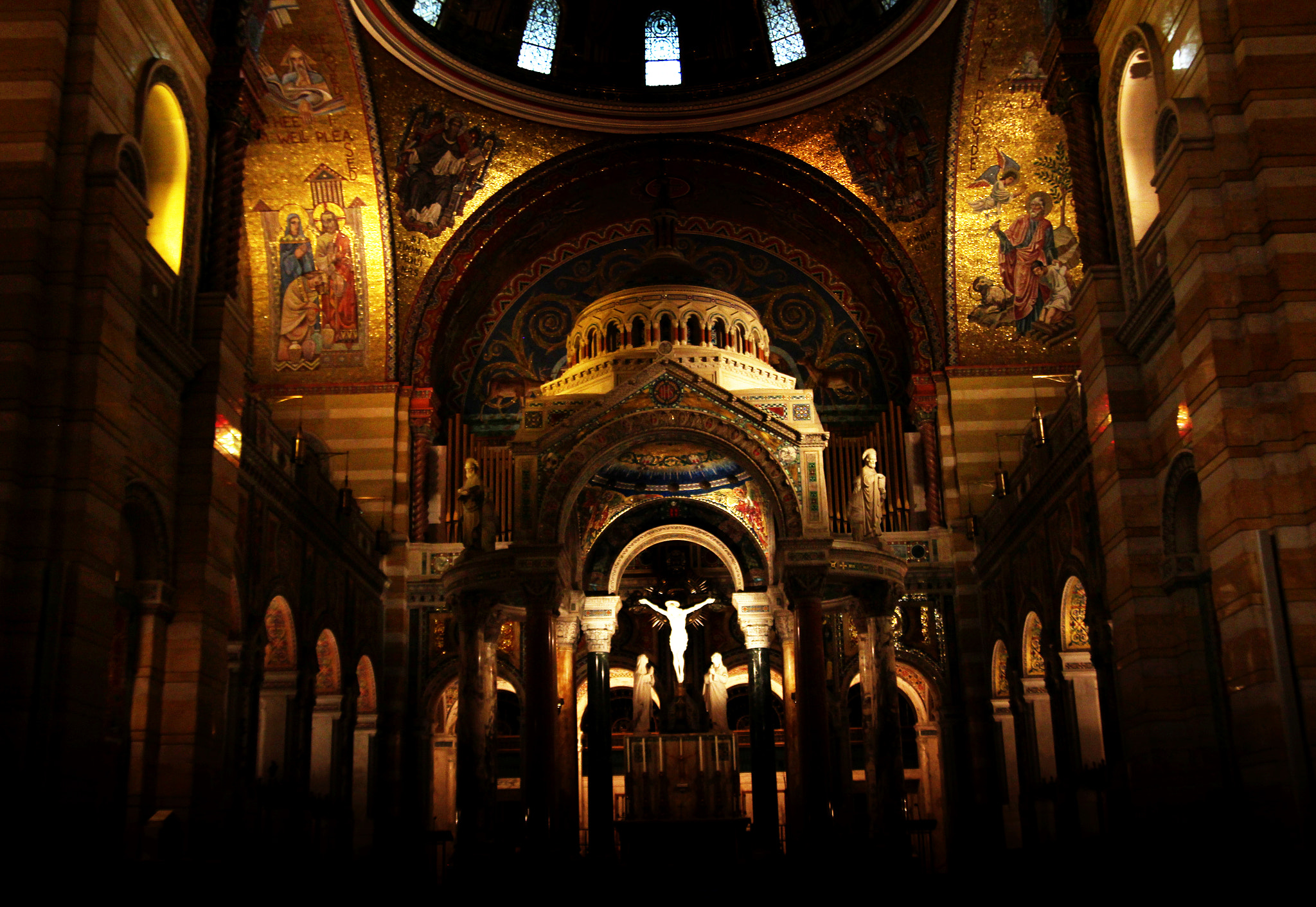 Canon EOS 600D (Rebel EOS T3i / EOS Kiss X5) + Tamron SP AF 17-50mm F2.8 XR Di II LD Aspherical (IF) sample photo. Cathedral basilica of st louis  photography