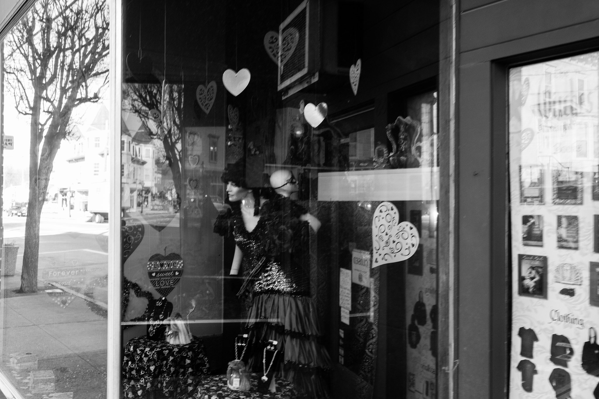 Leica M9 + Summicron-M 35mm f/2 (IV) sample photo. Virtual love photography