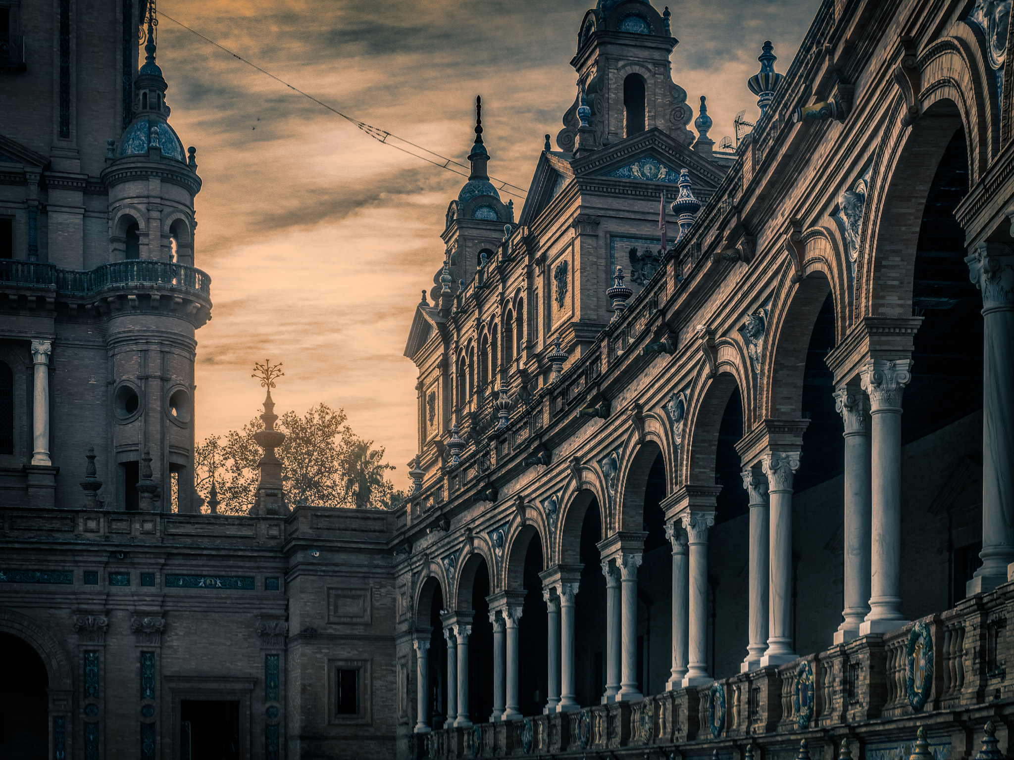 Panasonic Leica DG Summilux 25mm F1.4 II ASPH sample photo. Plaza de españa iii photography