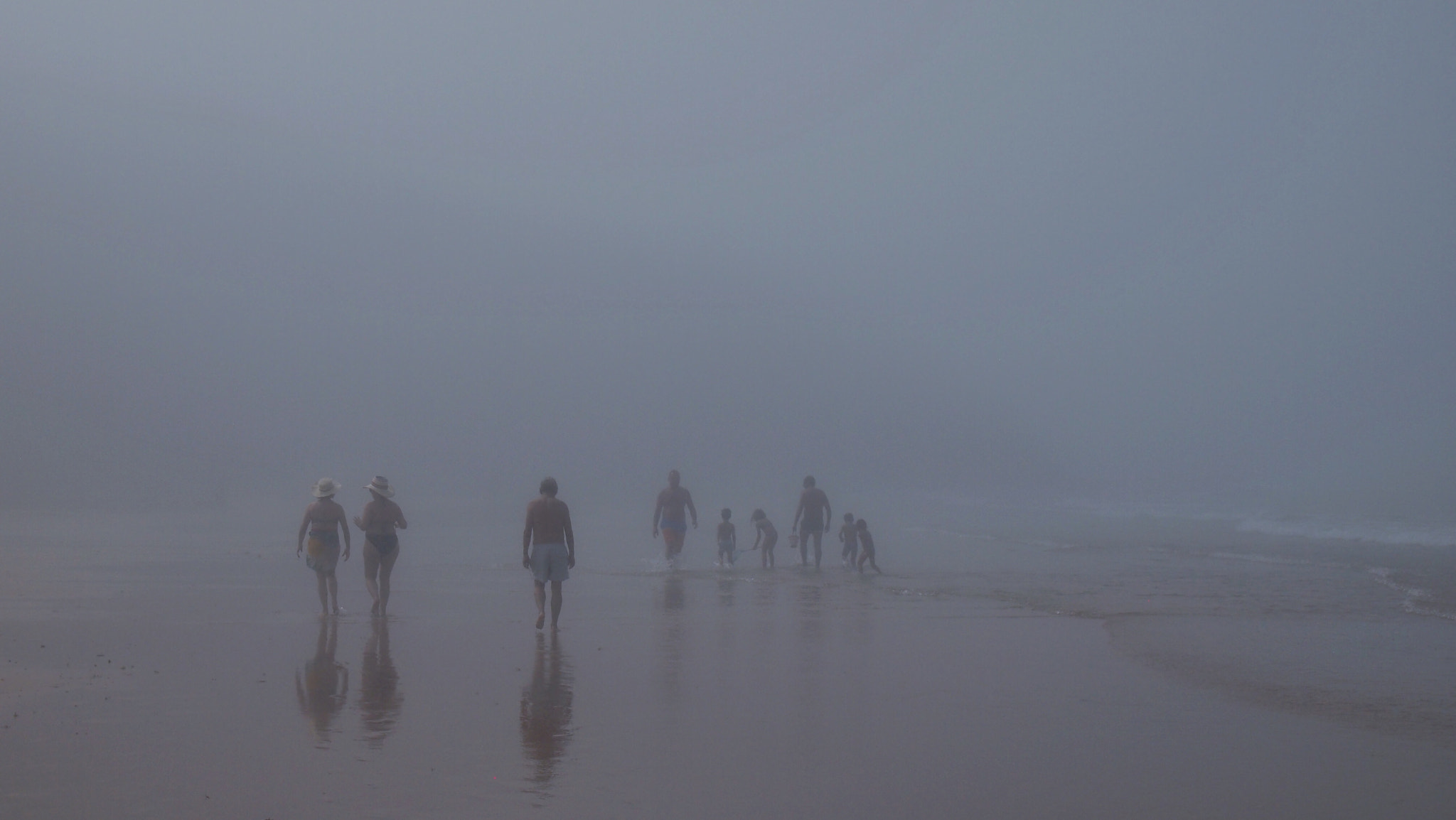 Olympus PEN E-PM1 sample photo. Niebla en la playa en xivares, gijón. asturias photography