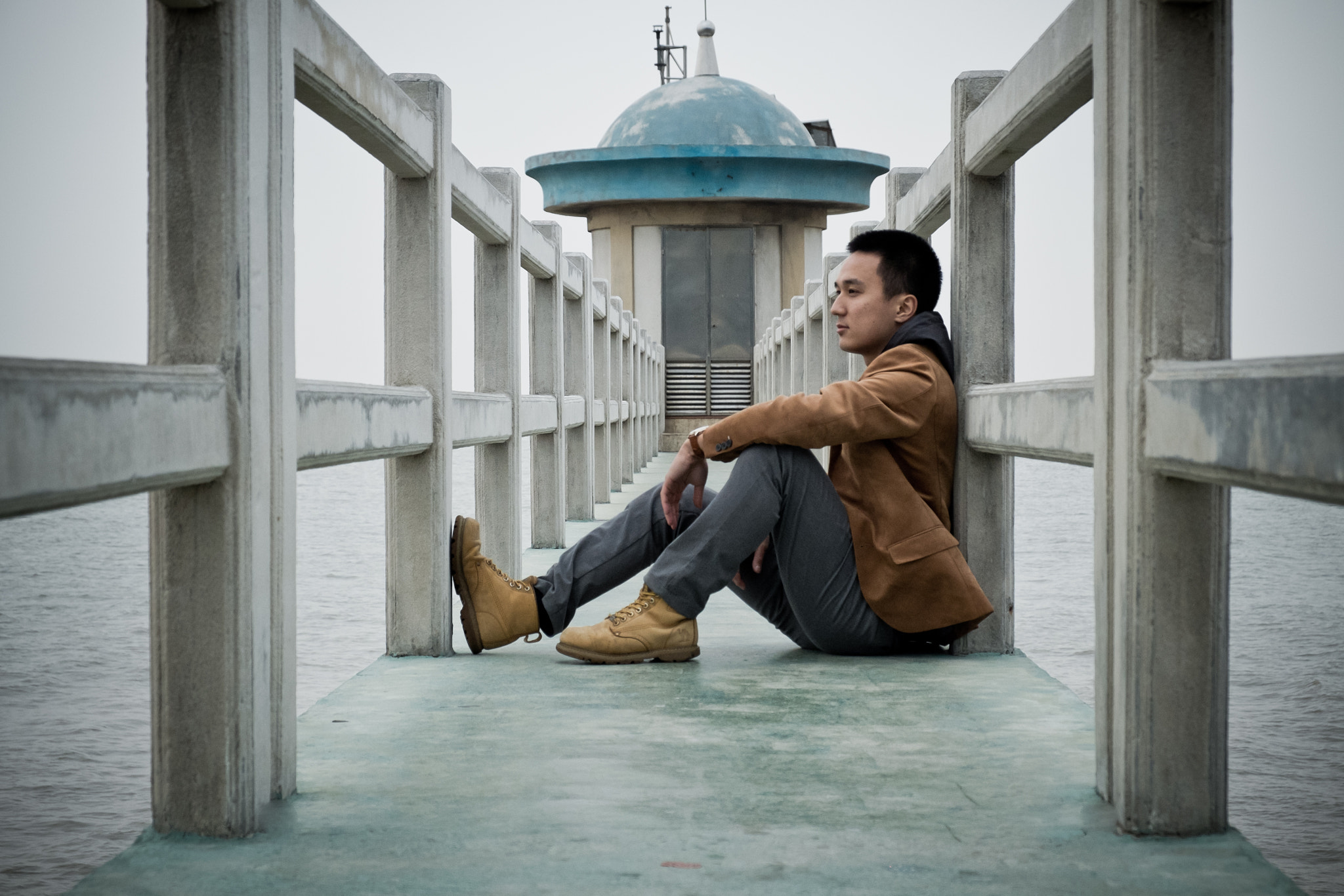 Fujifilm X-M1 + Fujifilm XF 18-55mm F2.8-4 R LM OIS sample photo. The man photography