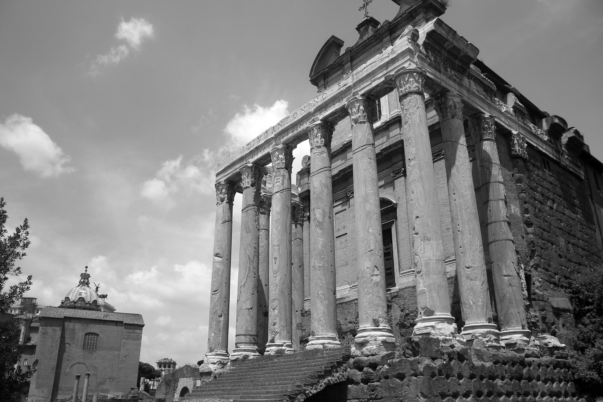 Canon EF-S 18-55mm F3.5-5.6 II sample photo. Roman ruins photography