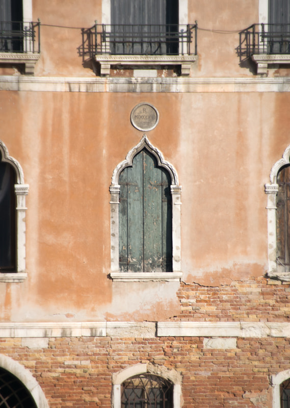 Sigma 18-250mm F3.5-6.3 DC Macro OS HSM sample photo. Window photography