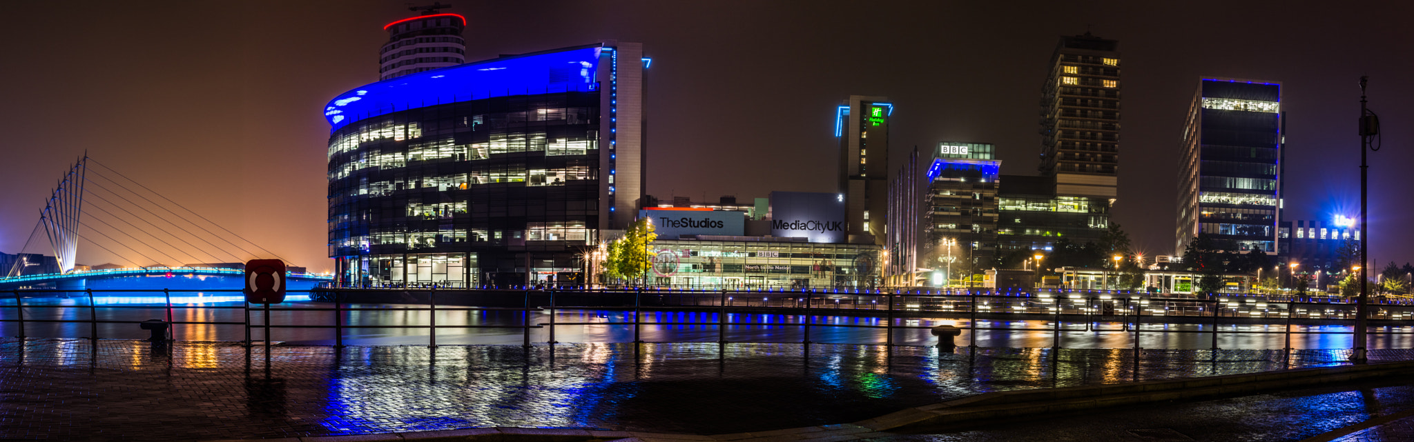 Canon EOS 7D + Canon EF 40mm F2.8 STM sample photo. Media city - salford quays photography