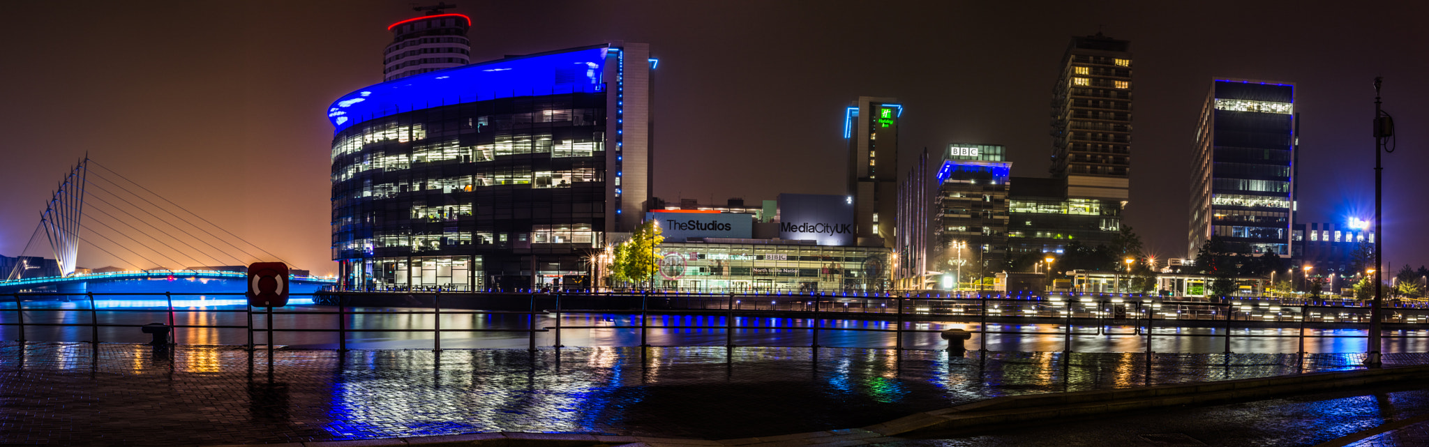 Canon EF 40mm F2.8 STM sample photo. Media city - salford quays photography