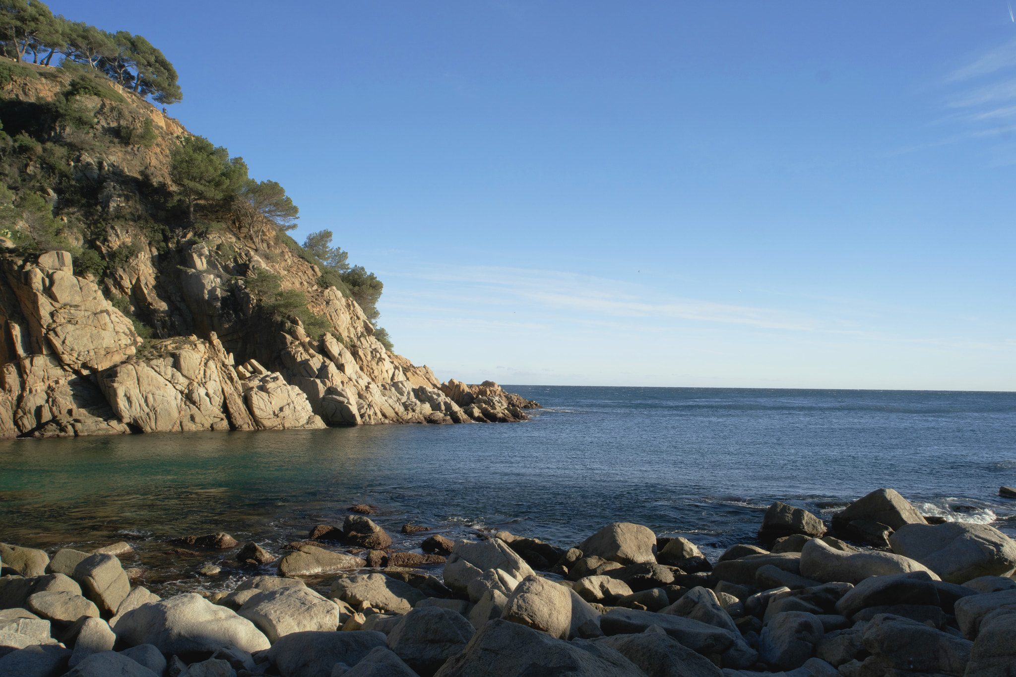 Samsung NX500 + Samsung NX 16-50mm F3.5-5.6 Power Zoom ED OIS sample photo. Water and rocks photography