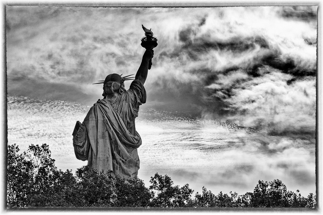 Canon EOS 760D (EOS Rebel T6s / EOS 8000D) sample photo. Liberté en b&w photography