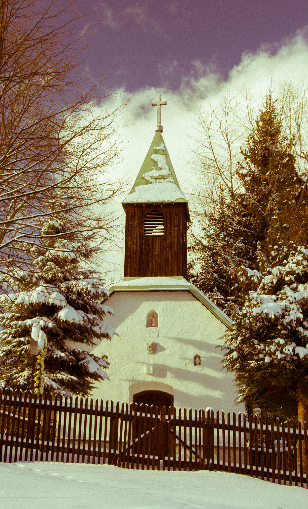 Pentax K-5 sample photo. Hidden chapel photography