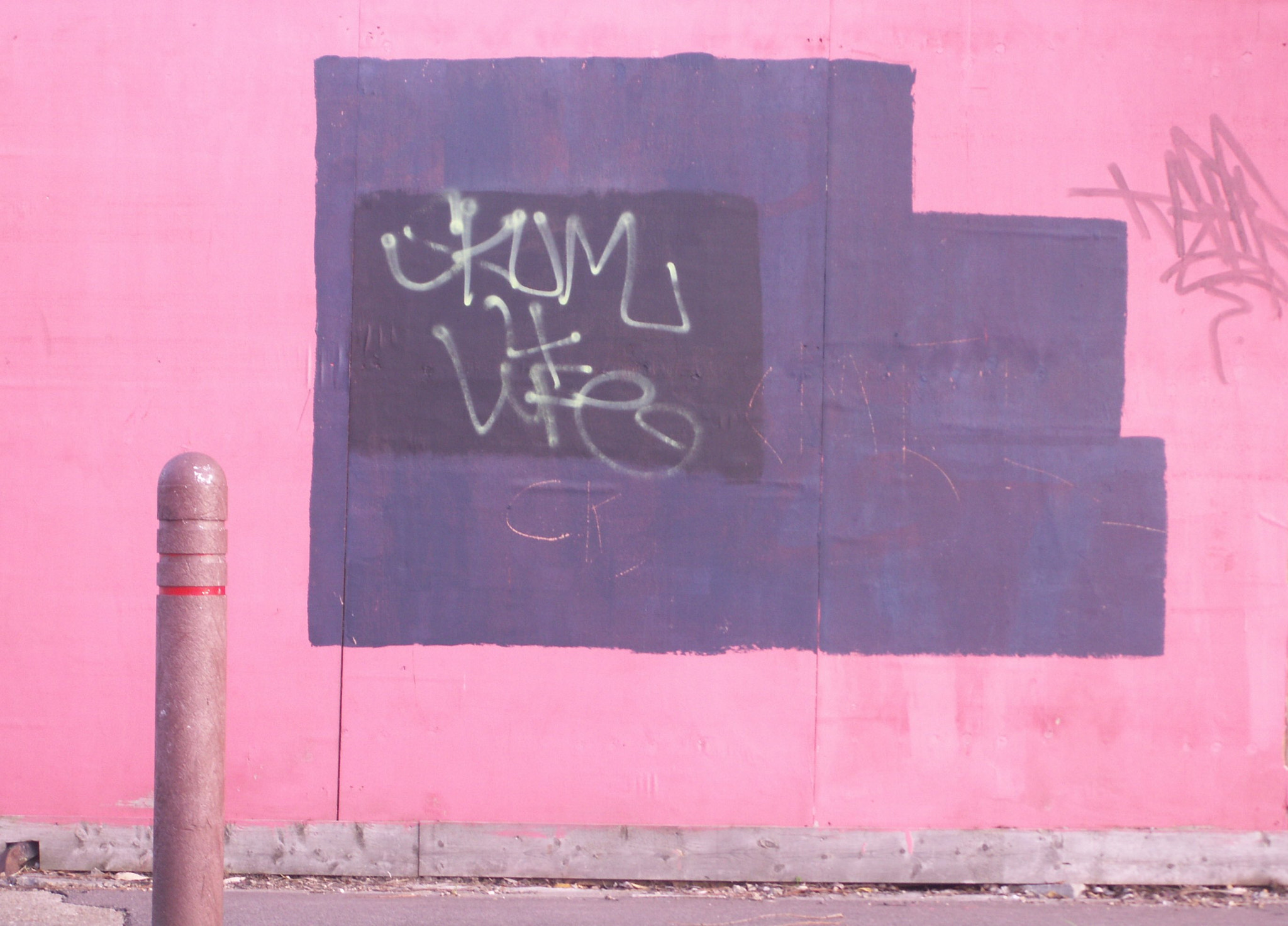 KONICA MINOLTA DiMAGE Z6 sample photo. Urban colour photography