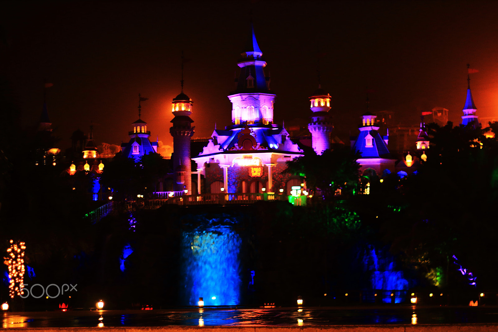Canon EOS 1300D (EOS Rebel T6 / EOS Kiss X80) + Canon EF 50mm F1.8 II sample photo. Imagica castle photography