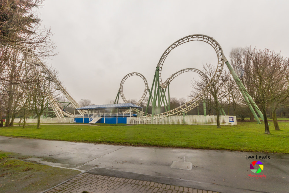 Canon EOS 80D + Sigma 10-20mm F4-5.6 EX DC HSM sample photo. Closed theme park photography