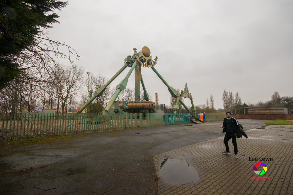 Canon EOS 80D sample photo. Closed theme park photography