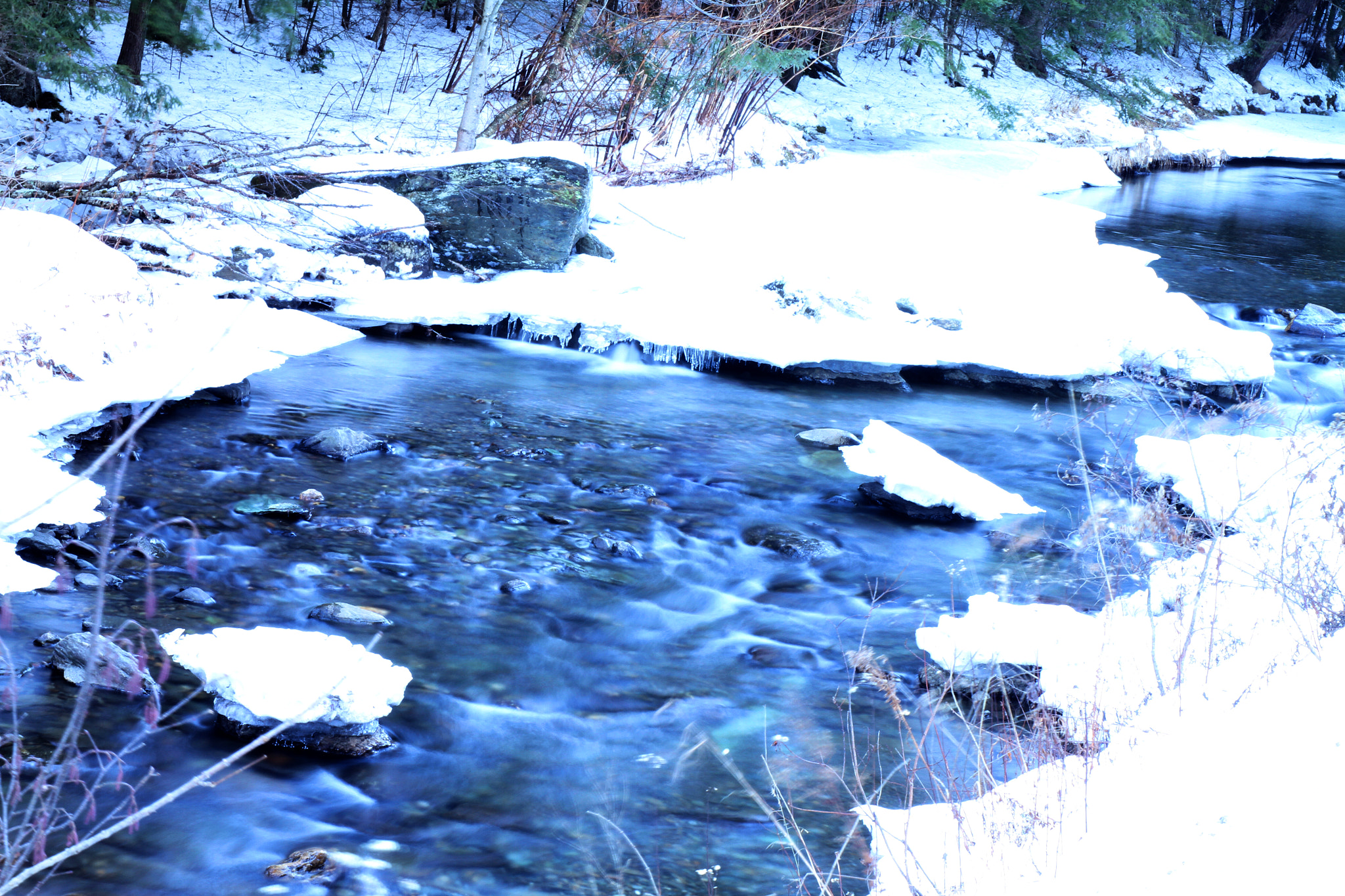 Canon EOS 7D + Canon EF 28-90mm f/4-5.6 USM sample photo. Flowing stream photography