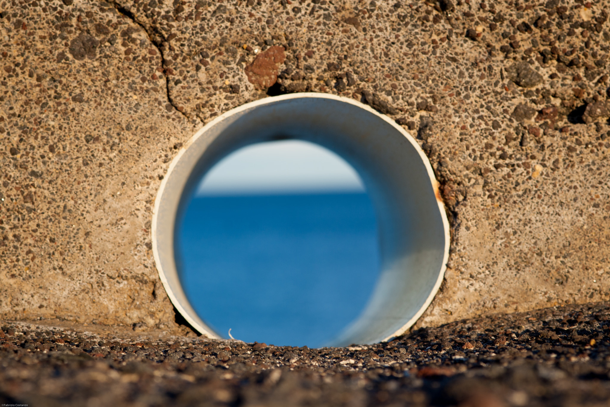 Sigma 105mm F2.8 EX DG Macro sample photo. Sea in a hole photography