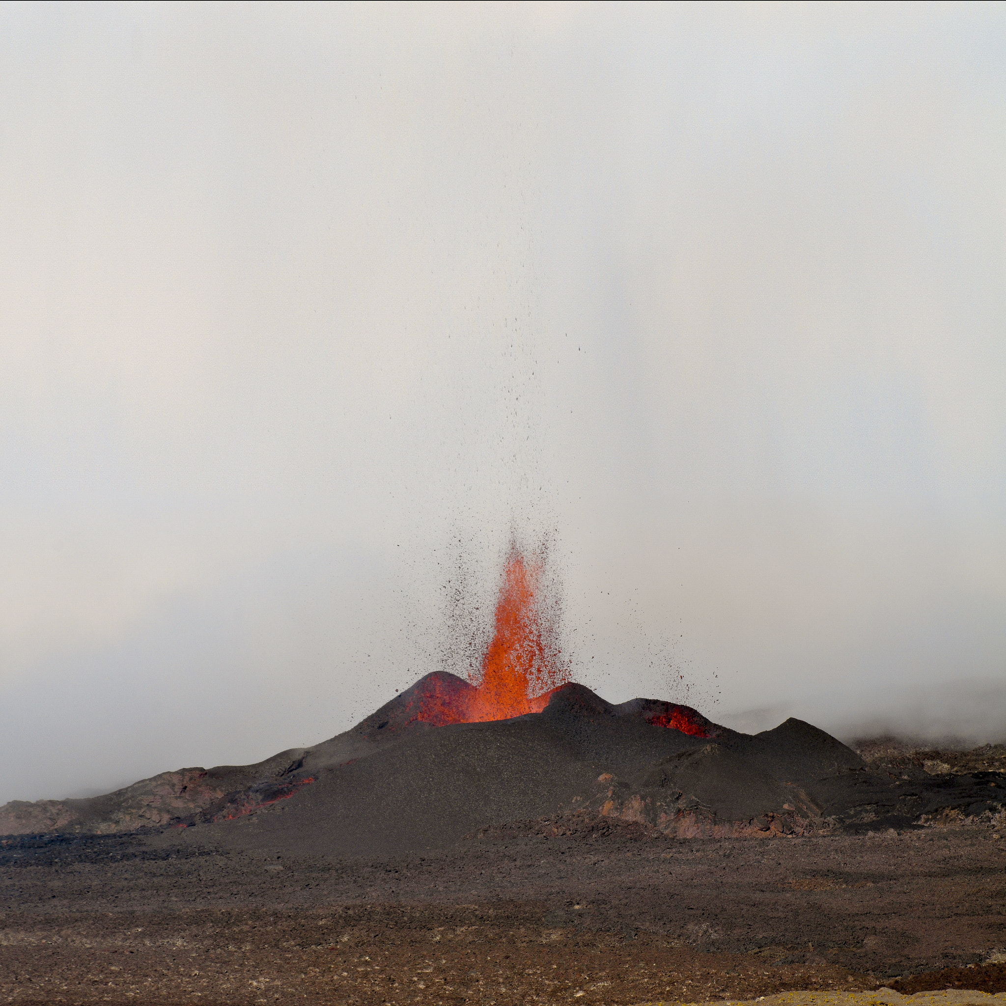 Sigma 70-300mm F4-5.6 APO DG Macro sample photo. Piton de la fournaise photography