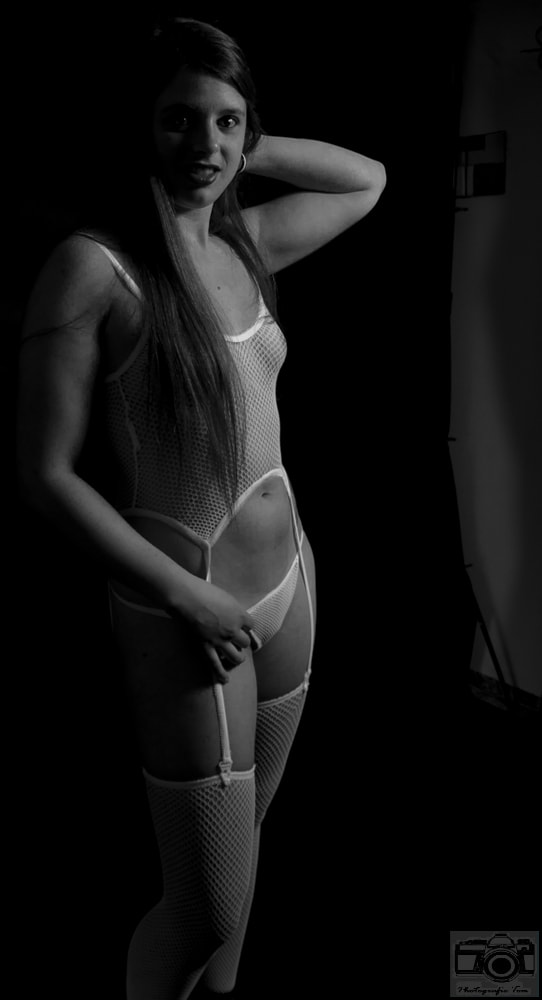 Canon EF 75-300mm F4.0-5.6 IS USM sample photo. Beauty in the dark photography