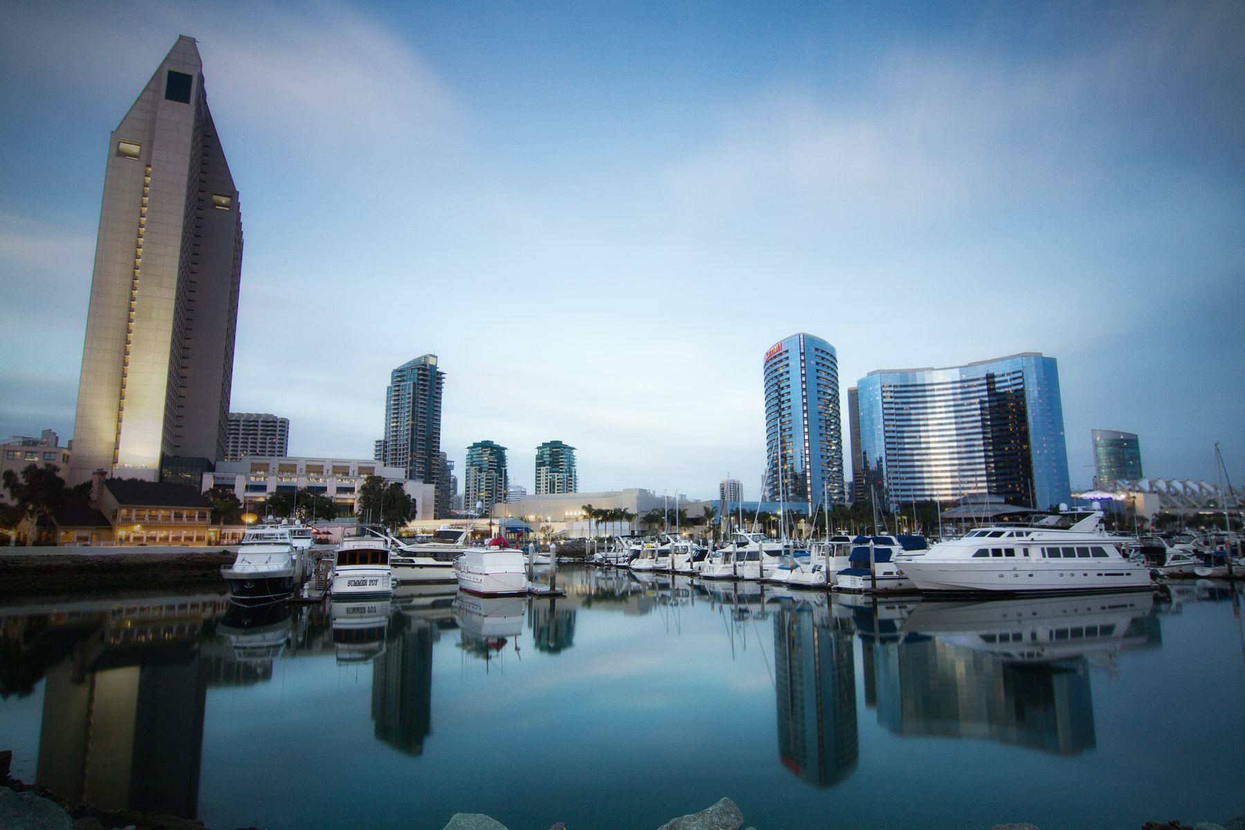 Tokina AT-X Pro 12-24mm F4 (IF) DX sample photo. Embarcadero marina photography