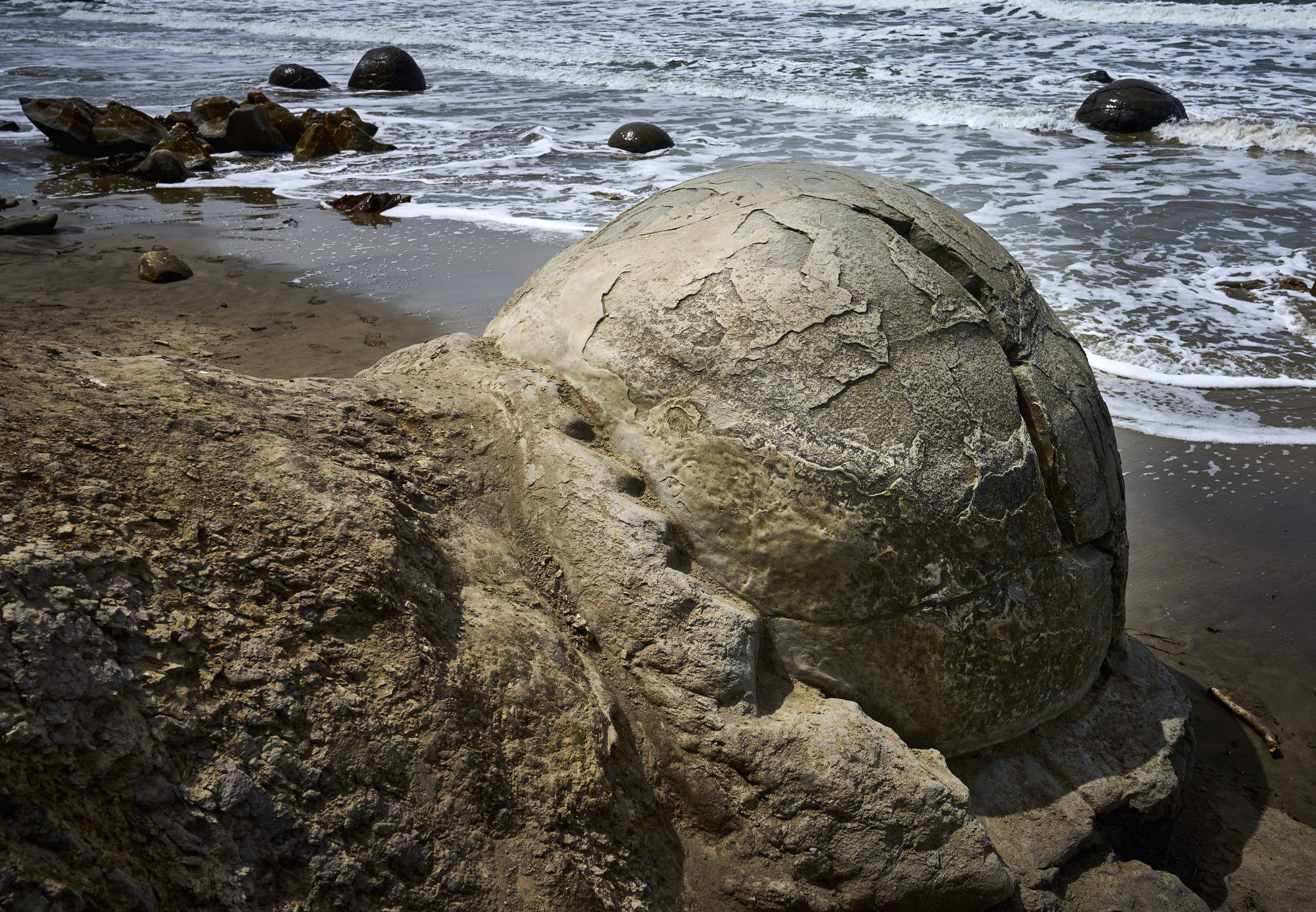 Sony FE 24-70mm F2.8 GM sample photo. Moeraki boulders new zealand photography