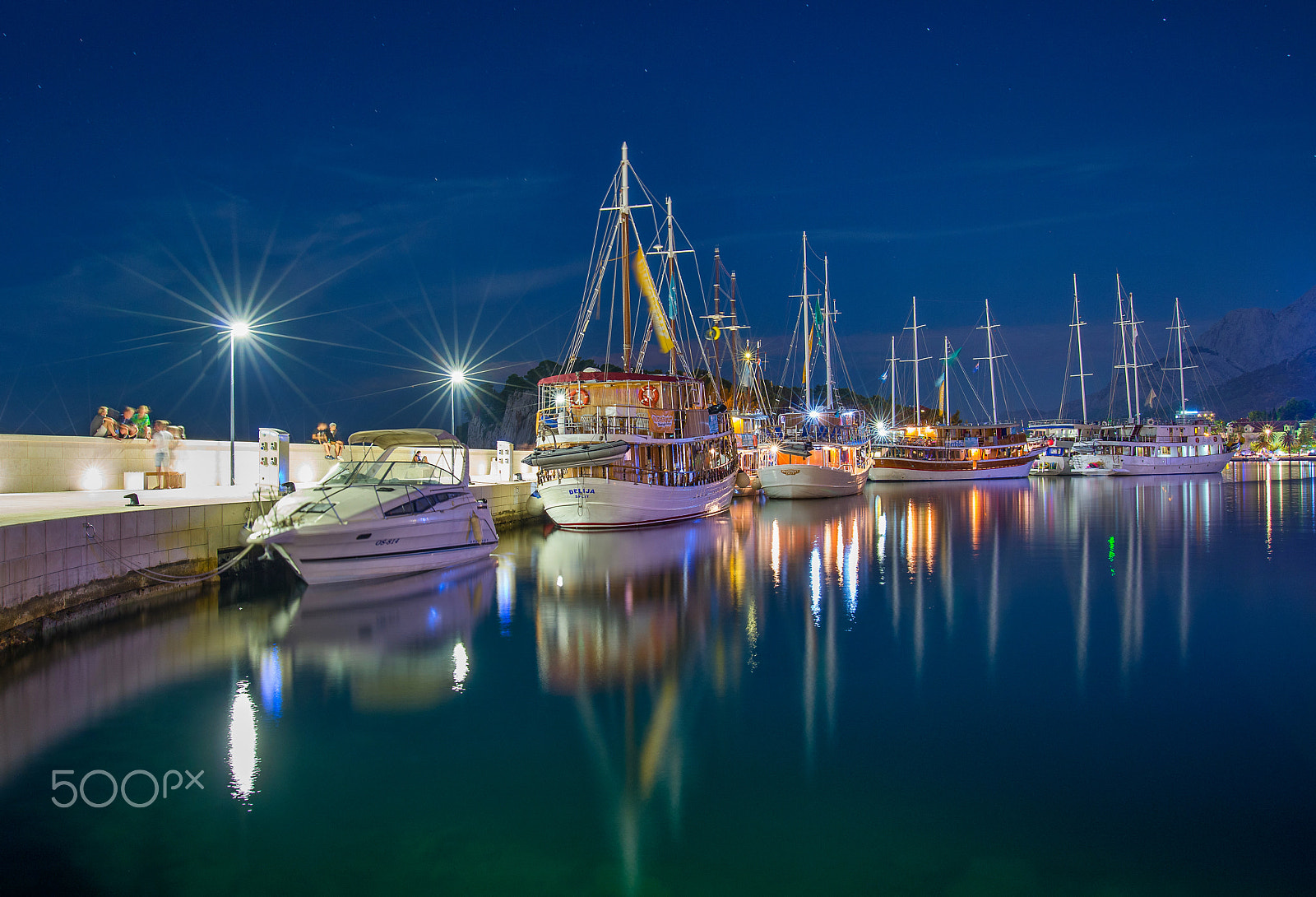 AF Zoom-Nikkor 28-70mm f/3.5-4.5D sample photo. Makarska noć photography