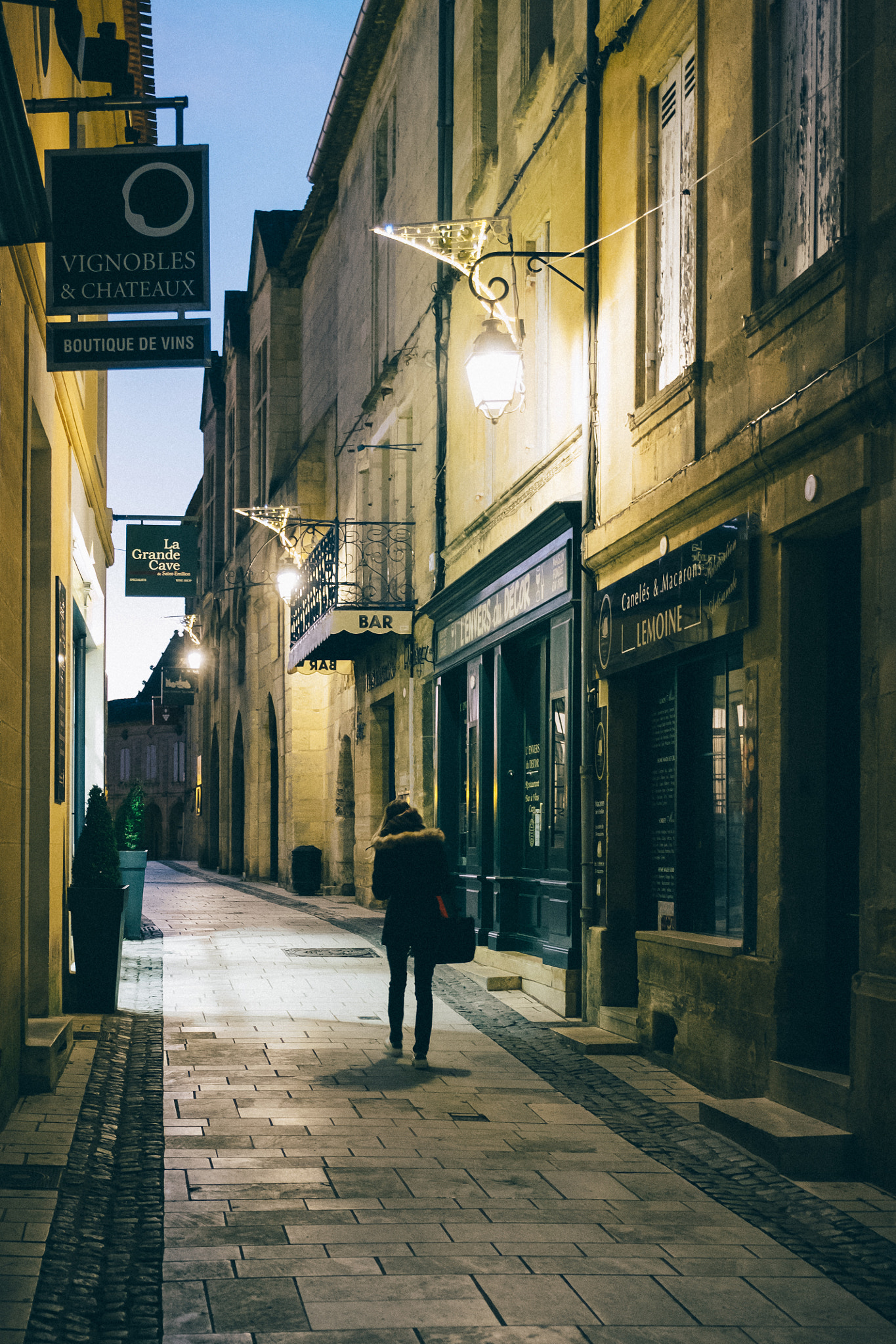 Fujifilm X-T10 + Fujifilm XF 16-55mm F2.8 R LM WR sample photo. Rue photography
