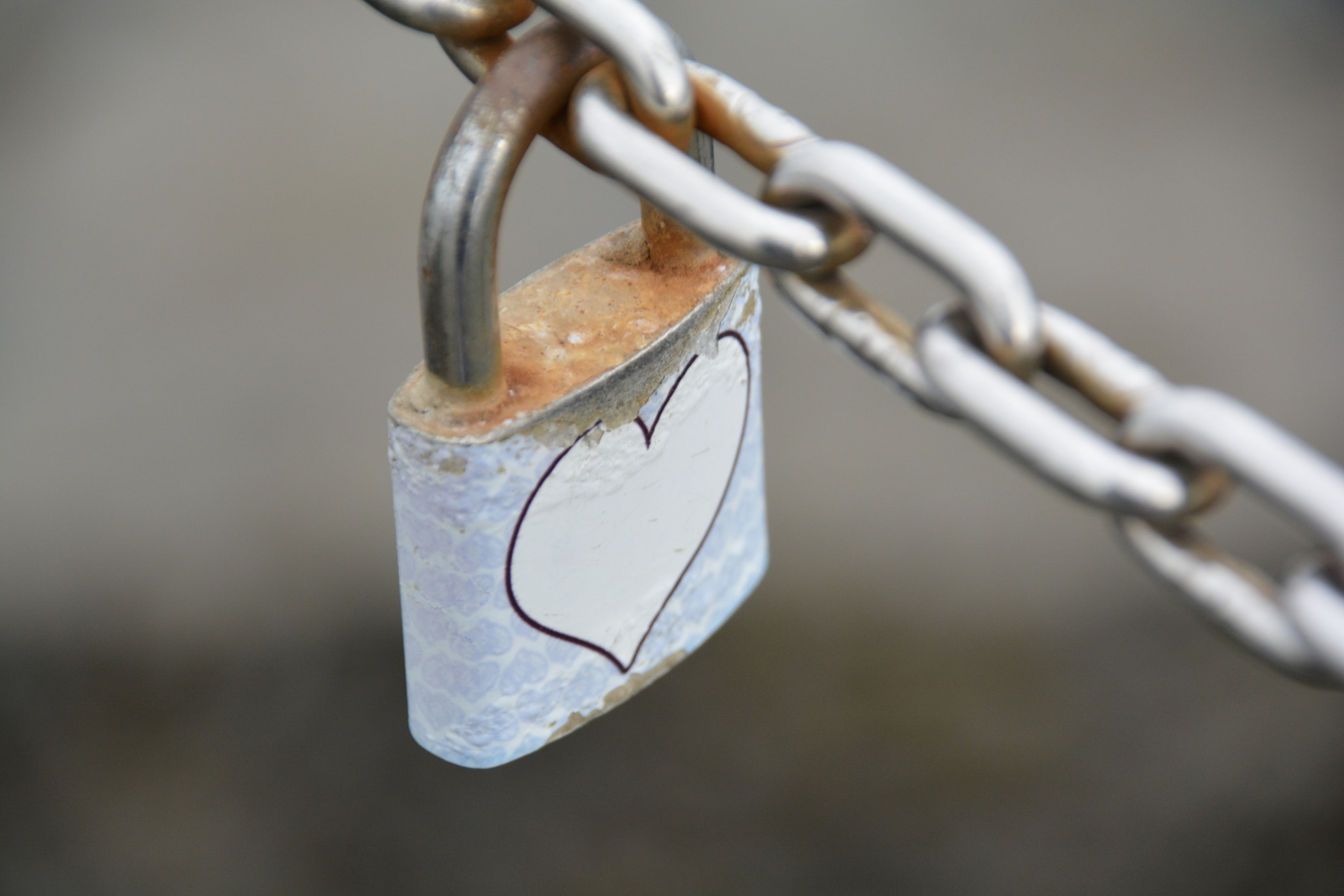 Sigma 18-250mm F3.5-6.3 DC Macro OS HSM sample photo. Lock of love photography