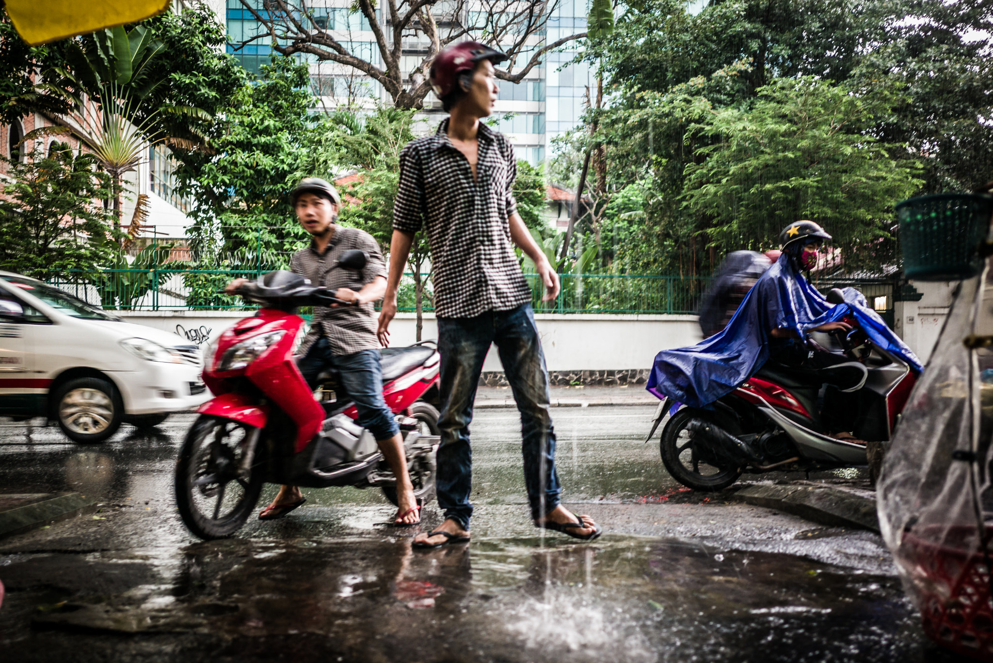 Summicron-M 1:2/28 ASPH. sample photo. Heavy rain in ho chi minh photography