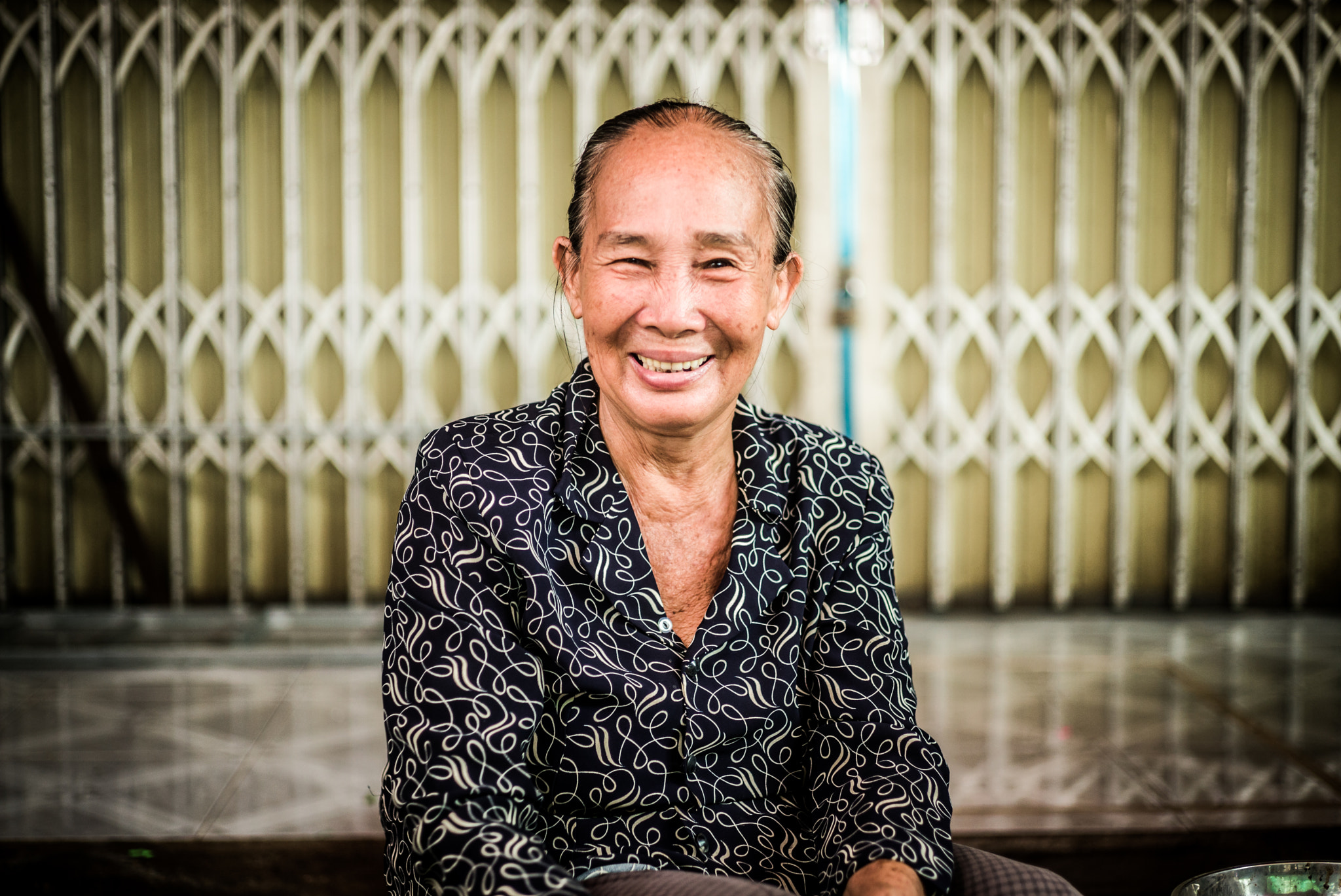 Tele-Elmarit 1:2.8/90 sample photo. Portrait of a vietnamese woman photography
