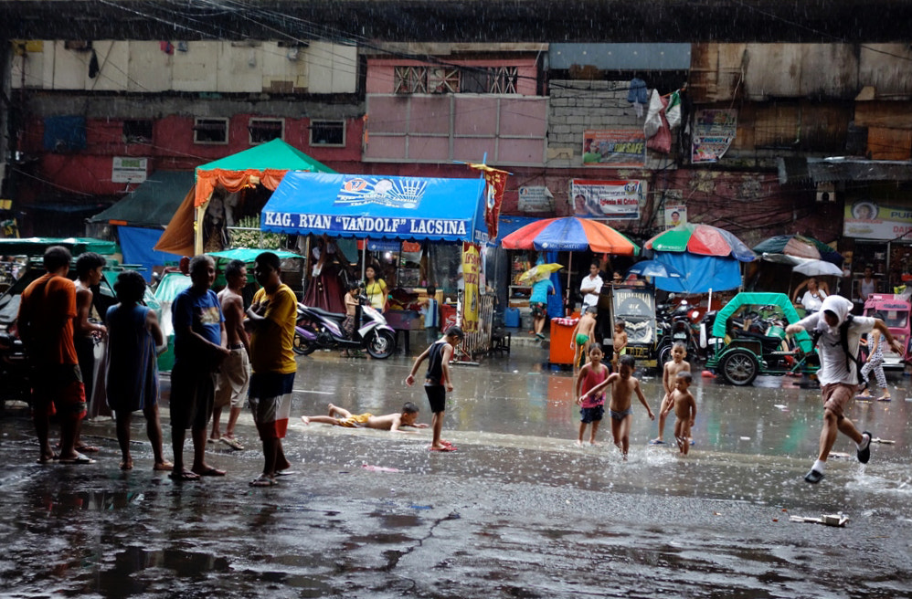 Sony Cyber-shot DSC-RX100 sample photo. Streets of manila photography