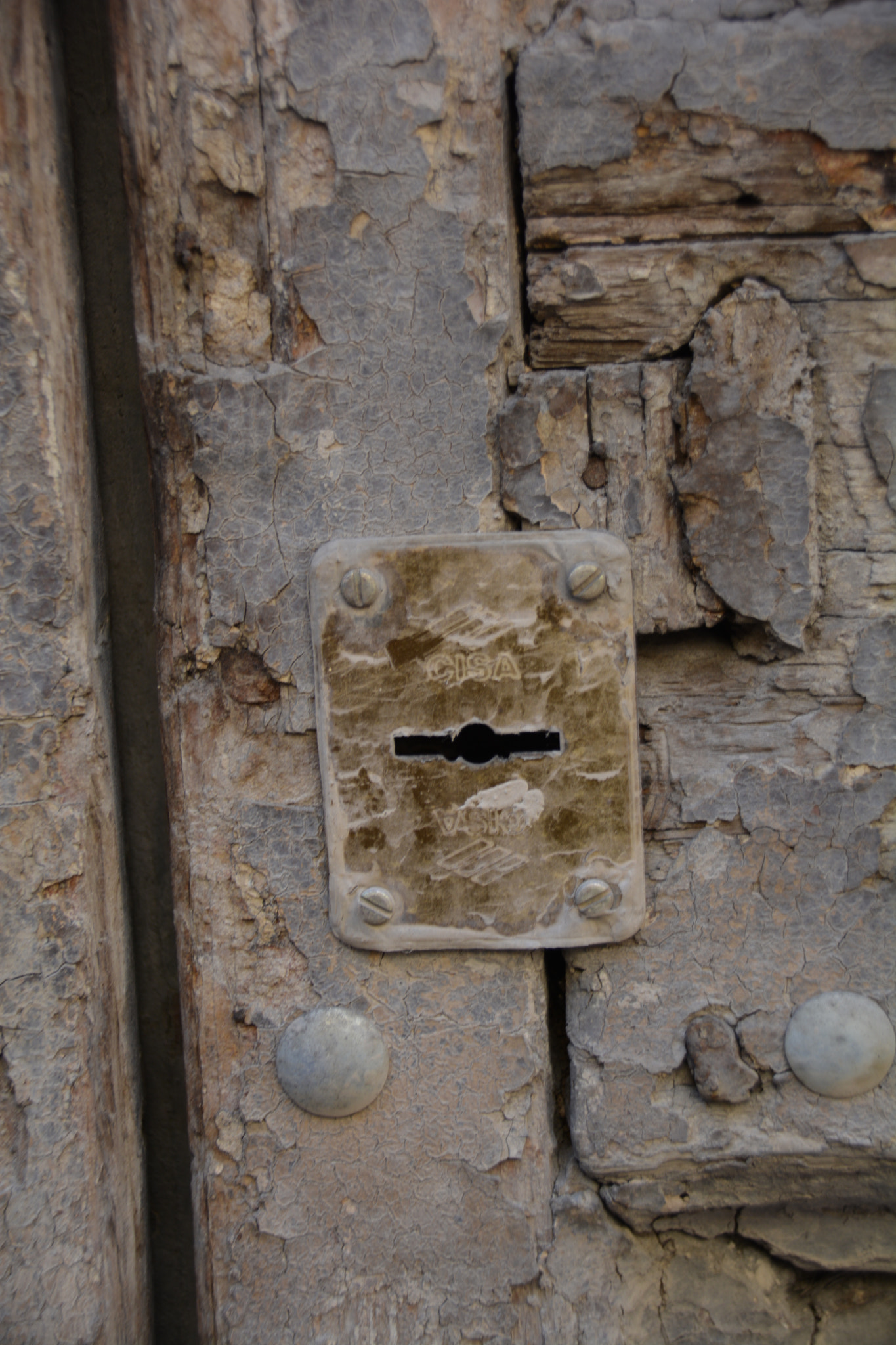 Sigma 18-250mm F3.5-6.3 DC Macro OS HSM sample photo. Old lock photography