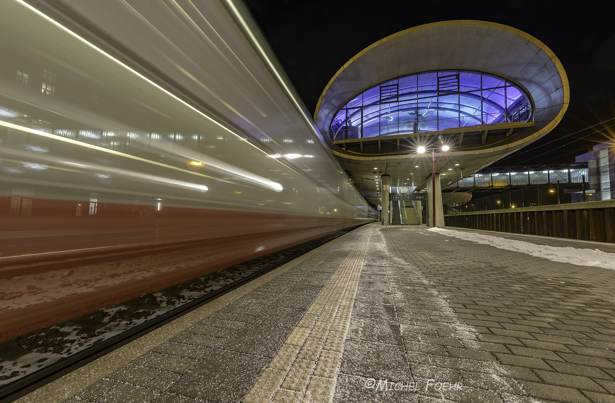 Canon EF 11-24mm F4L USM sample photo. Train station photography
