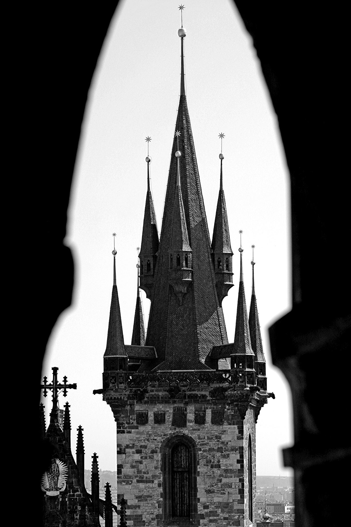 Canon EOS 400D (EOS Digital Rebel XTi / EOS Kiss Digital X) sample photo. Gothic tower photography