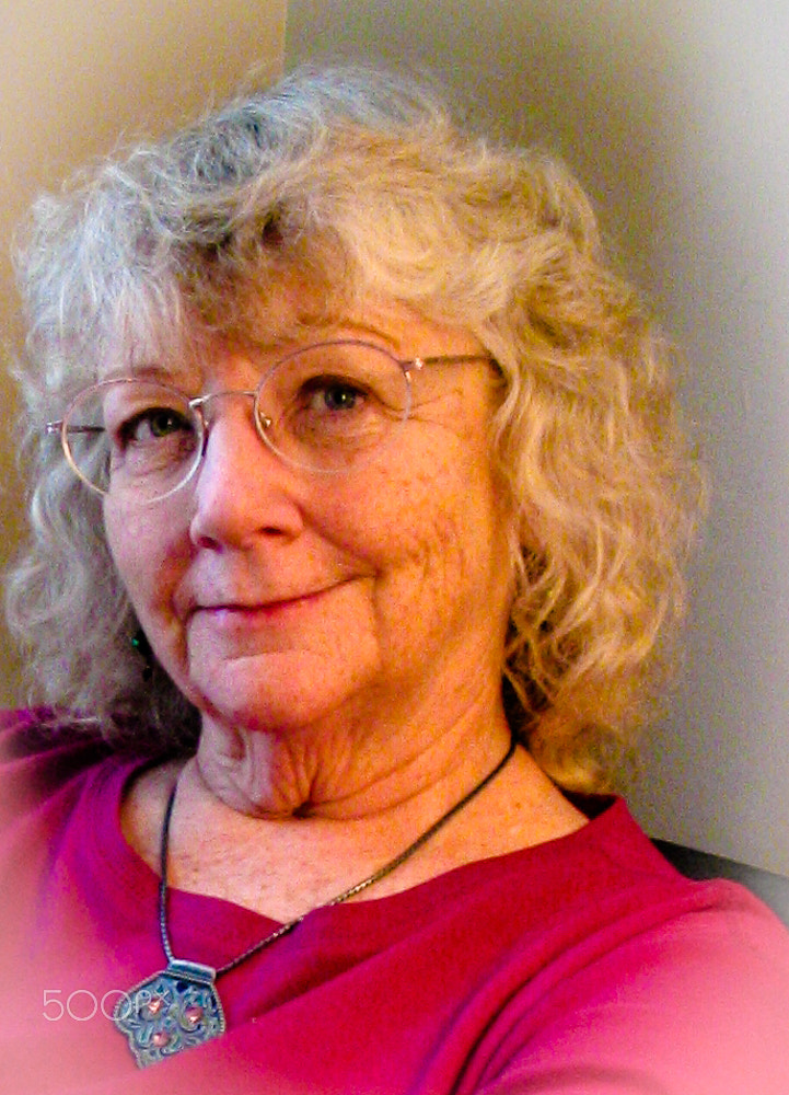 Canon POWERSHOT A70 sample photo. Edythe smiling - in barcelona photography