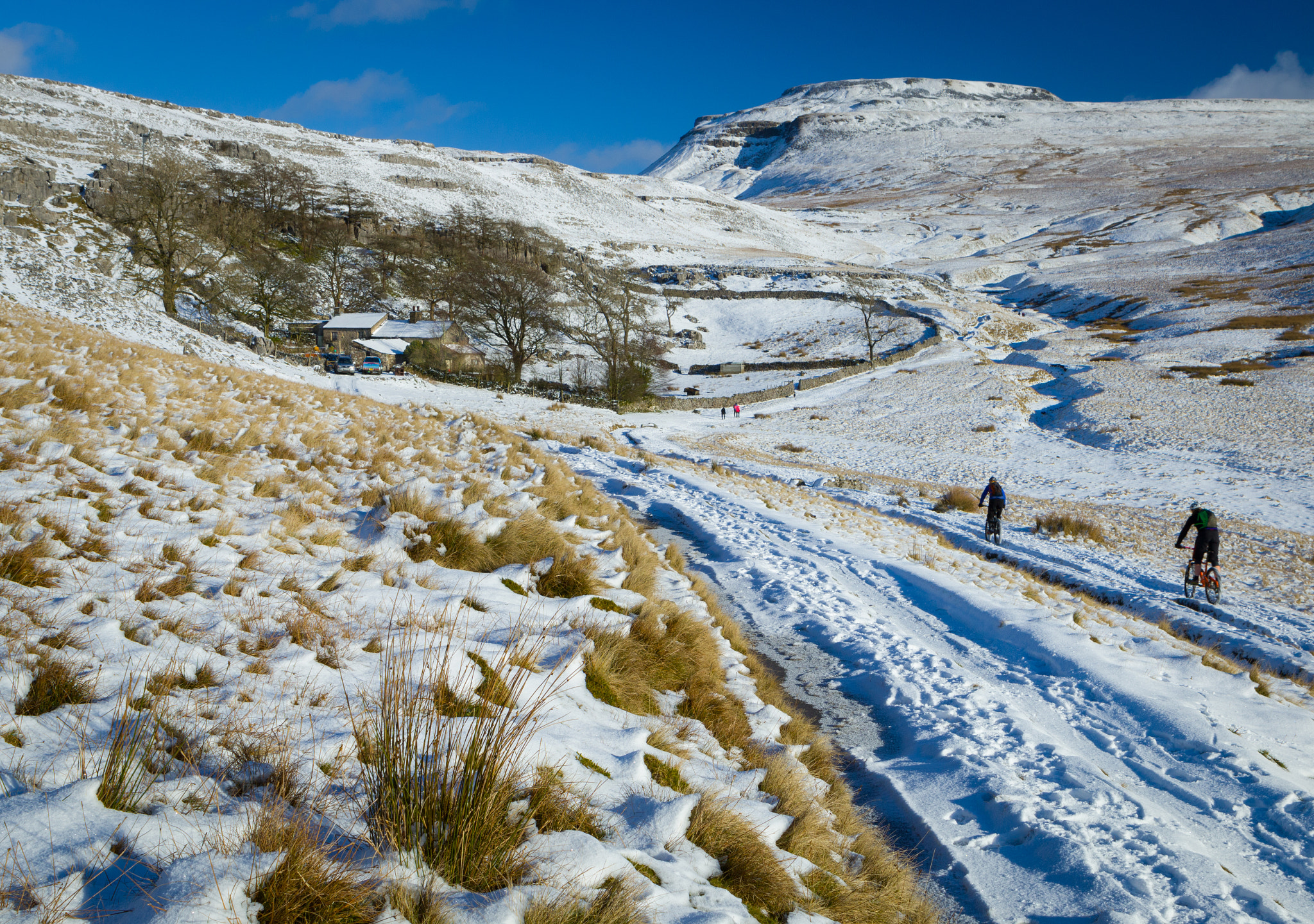 Canon EOS 70D sample photo. Ingleborough from crina bottom photography