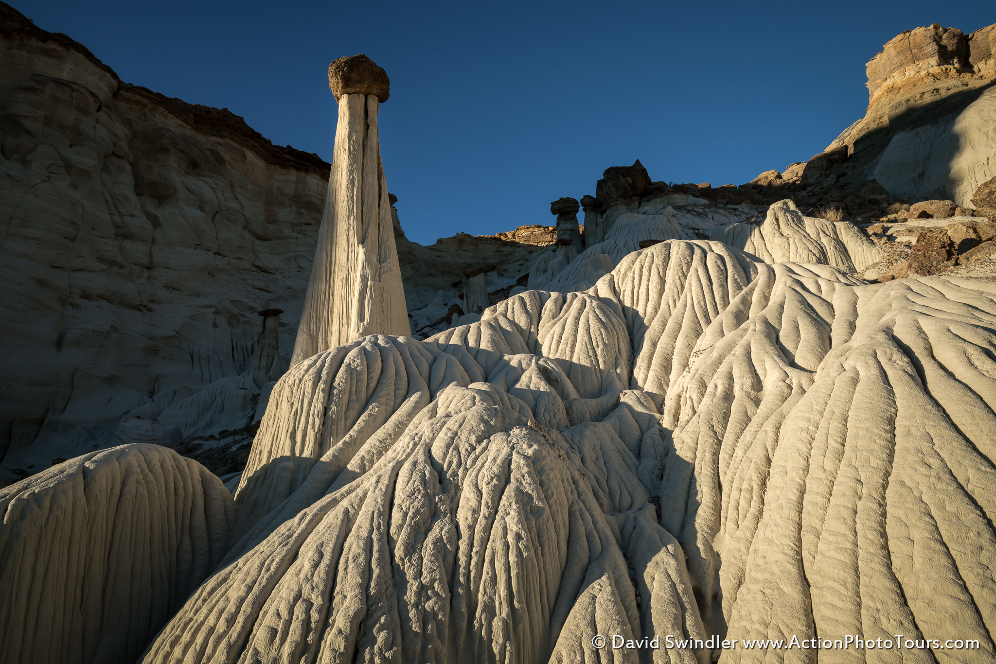 Canon EF 16-35mm F4L IS USM sample photo. Sleeping hoodoos photography