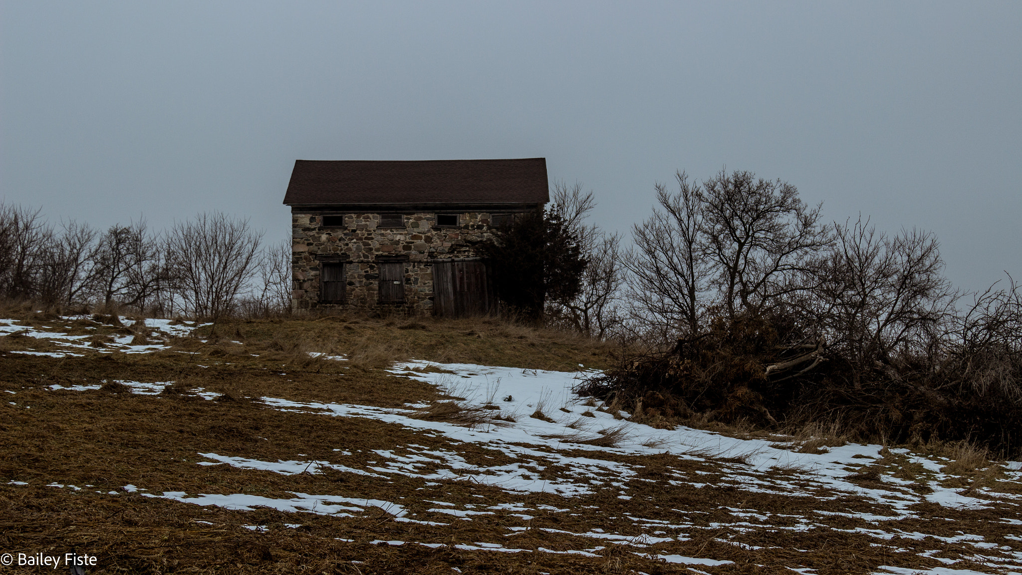 Canon EOS 600D (Rebel EOS T3i / EOS Kiss X5) sample photo. House on the hill photography